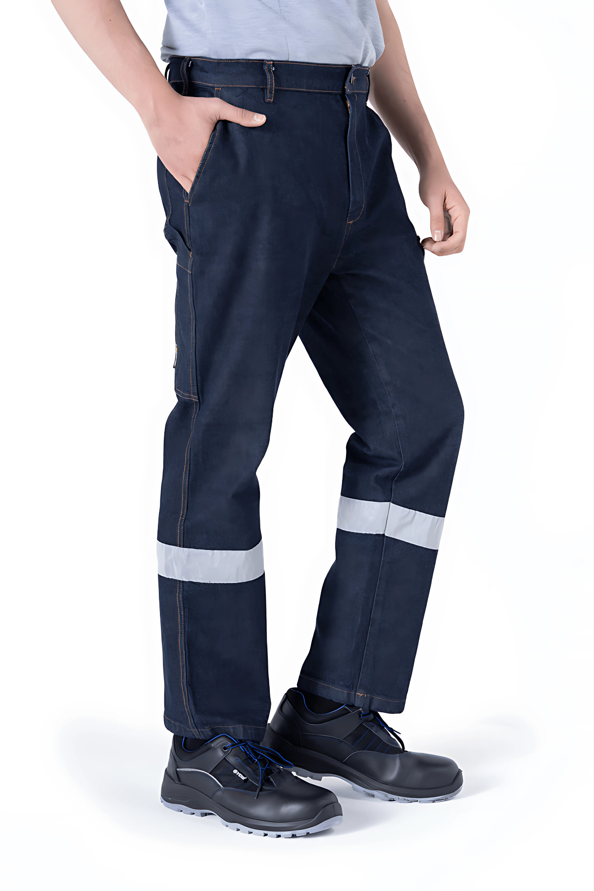 Mert Giyim İş ElbiseleriLacivert Kot Kargo Cepli Pamuklu Likralı Ve Reflektör Şeritli Erkek İş Pantolonuİş PantolonuLacivert Kot Kargo Cepli Pamuklu Likralı Ve Reflektör Şeritli Erkek İş Pantolonu | Mert Giyim İş Elbiseleri