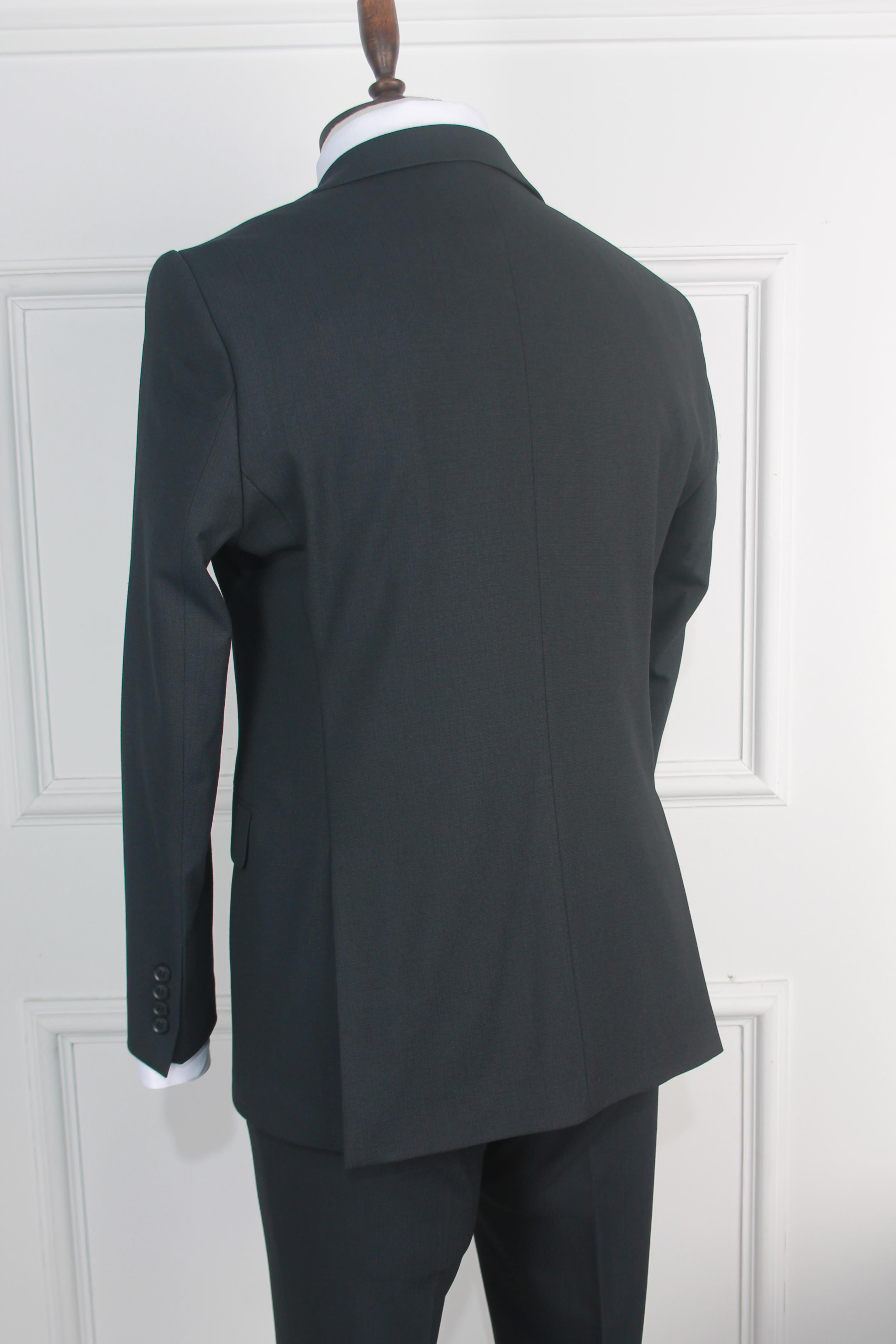 Erkek Slim Fit Lacivert Renk Takım Elbise