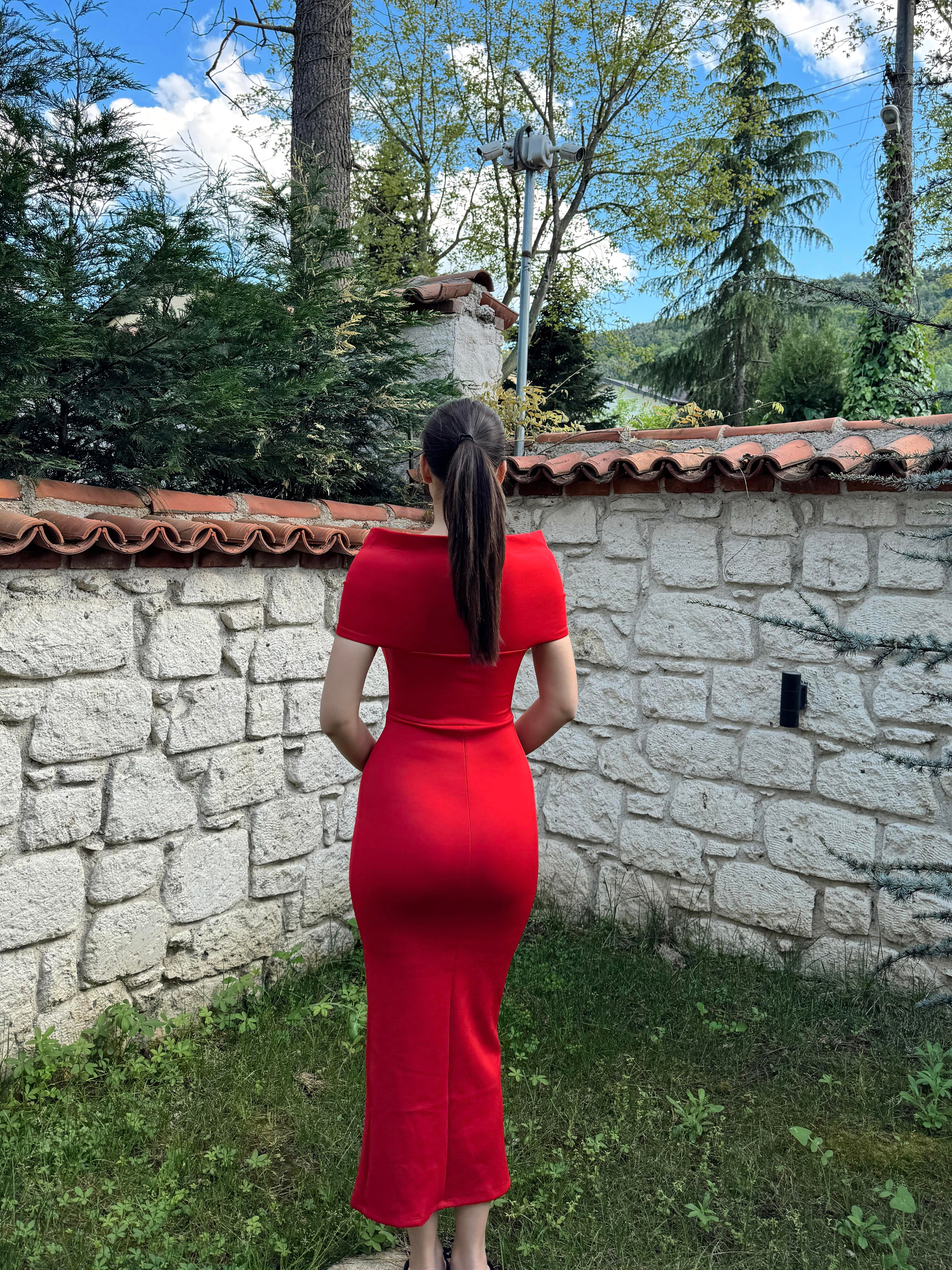 Pree Yaka Tasarım Midi Boy Yırtmaçlı Elbise  582033 KIRMIZI ZX