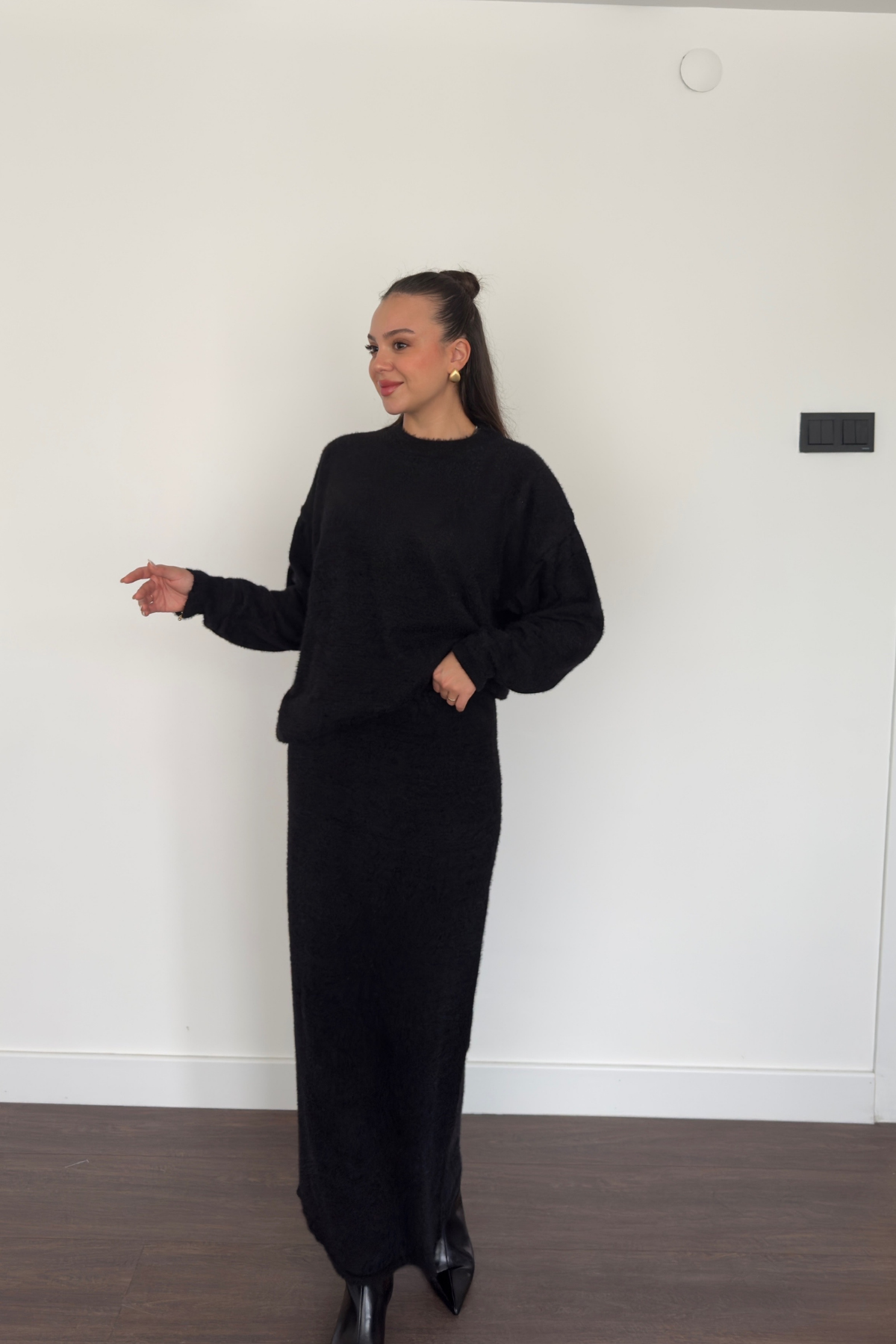 Bisiklet Yaka Sakallı Triko Etek Takım-Siyah