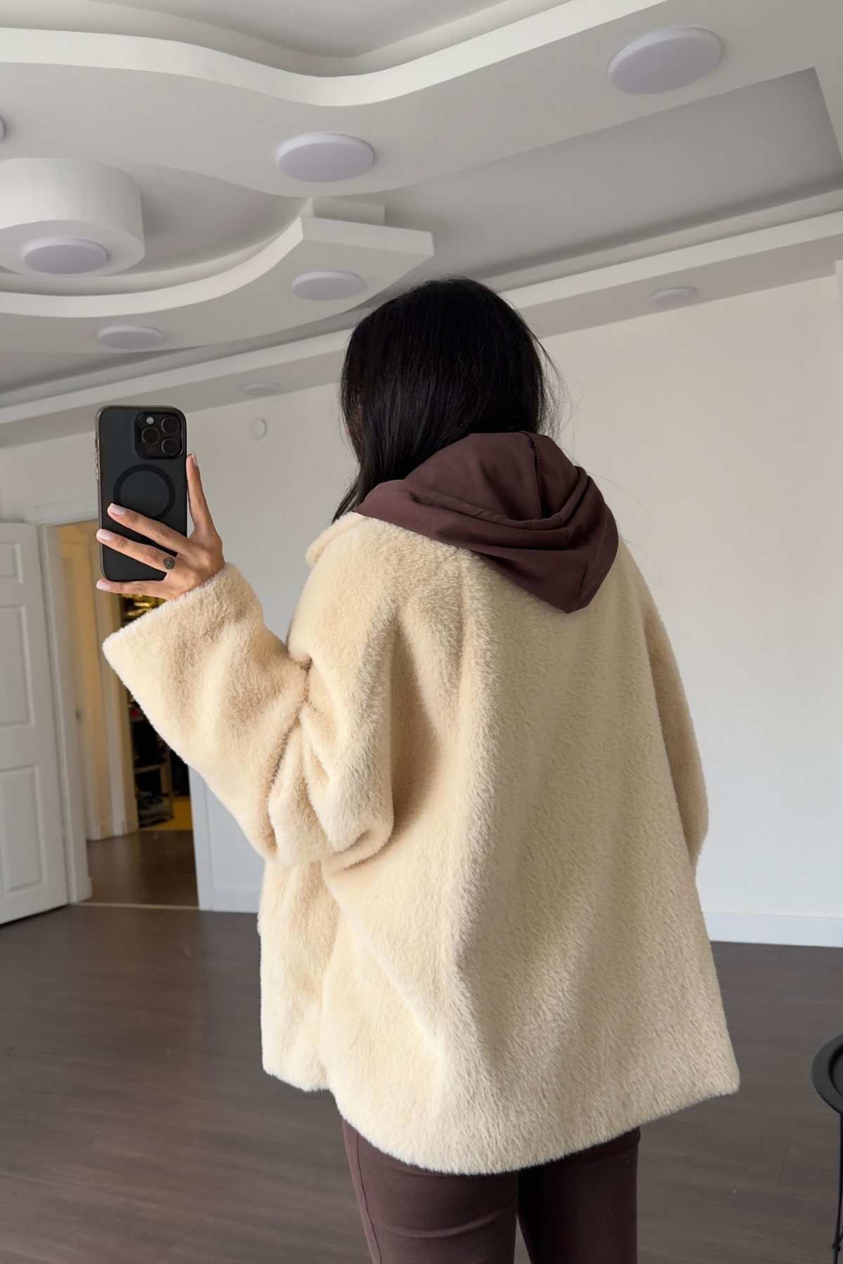 Cep Detaylı Peluş Ceket-Bej