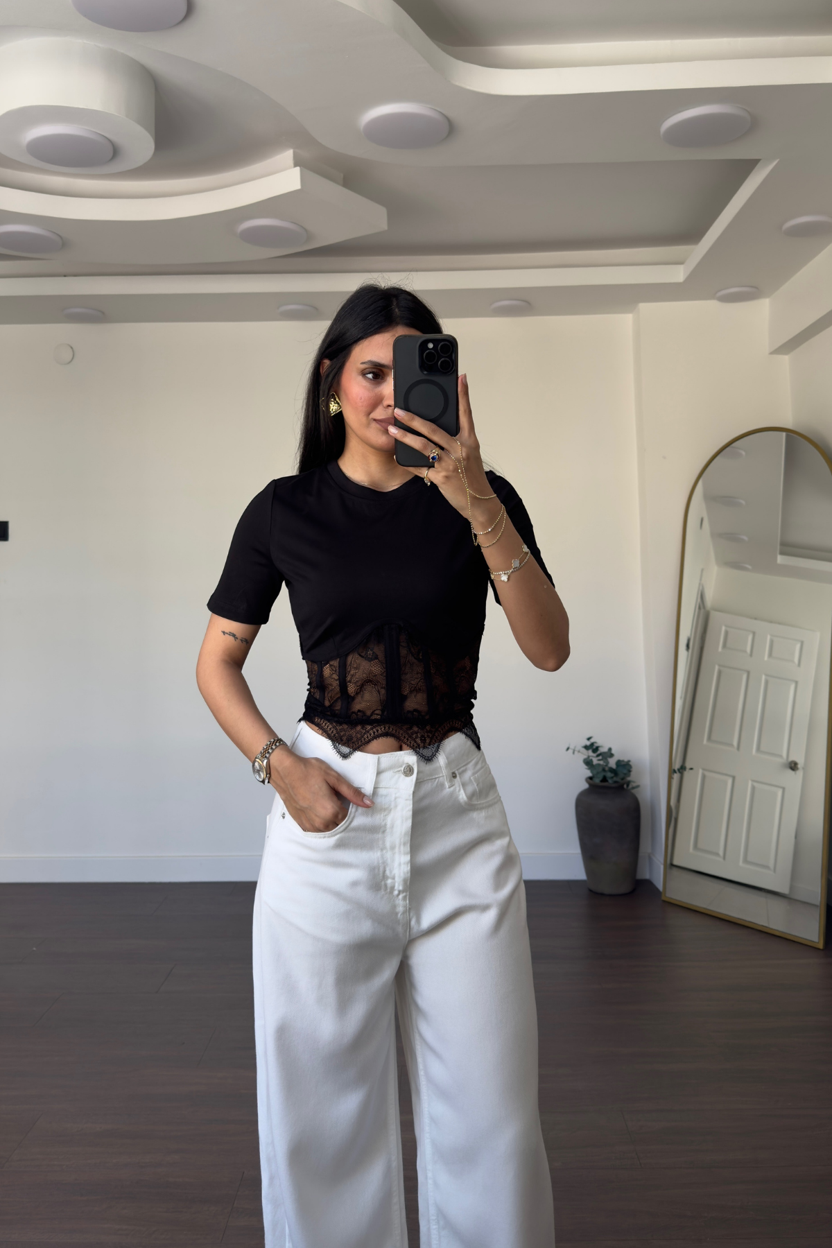 Dantel Detaylı Sırttan Bağlamalı T-Shirt-Siyah