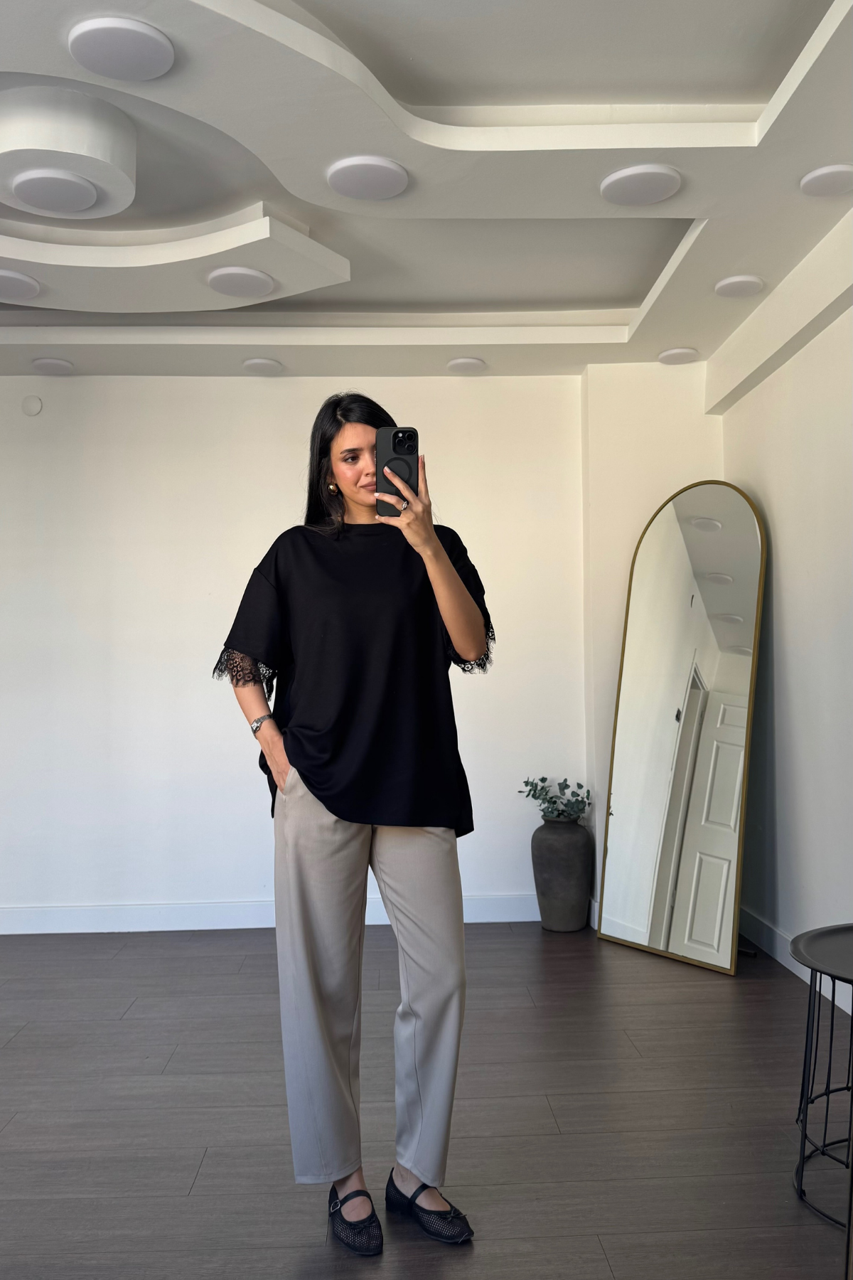 Dantel Detaylı Tişört-Siyah