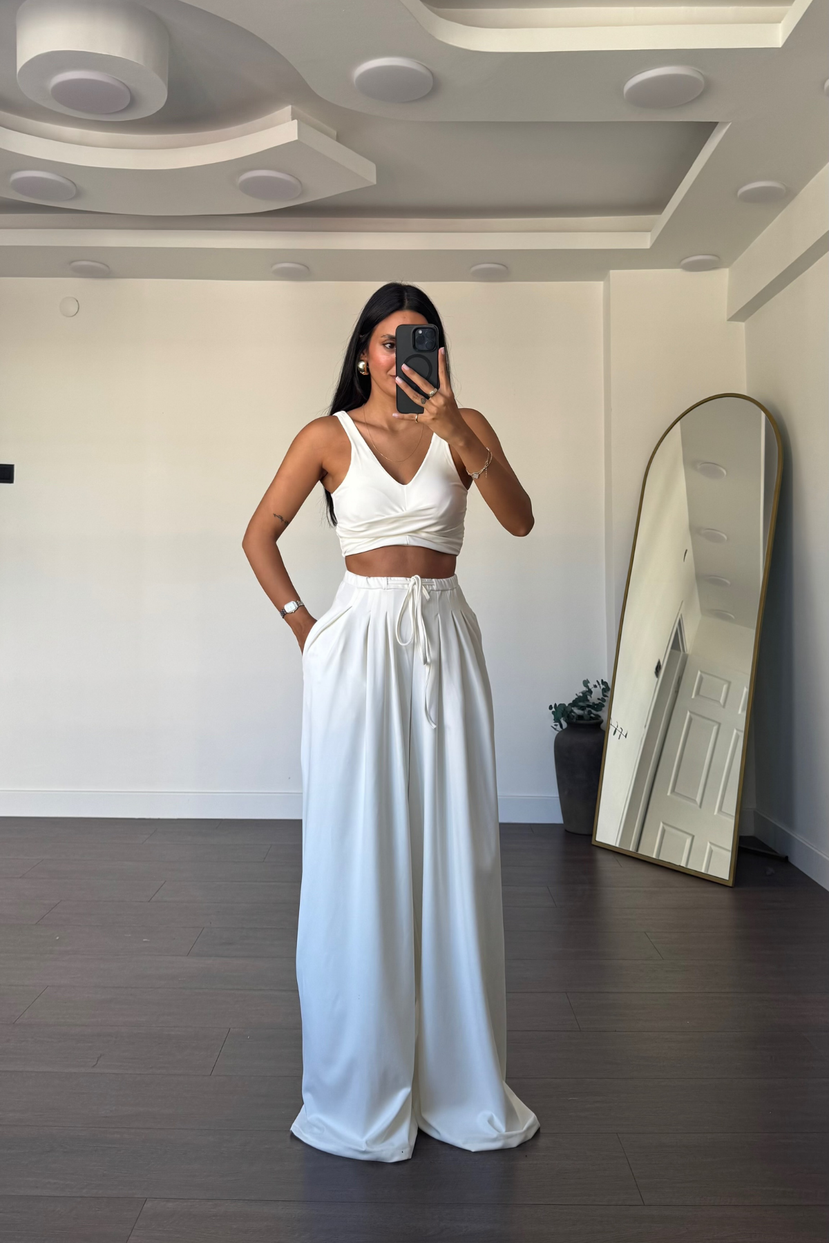 Düğüm Detaylı Askılı Marka Model Takım-Ekru