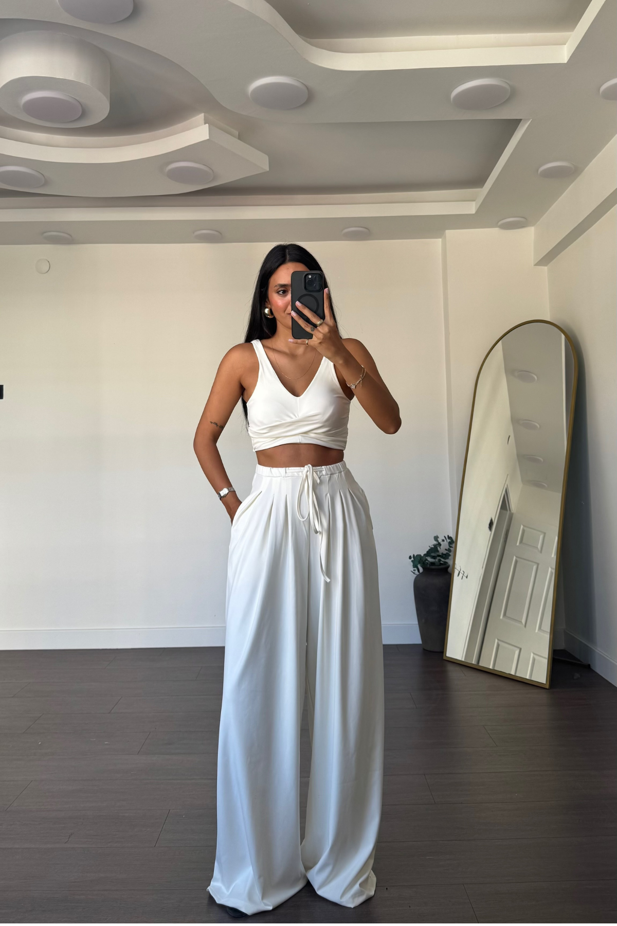 Düğüm Detaylı Askılı Marka Model Takım-Ekru