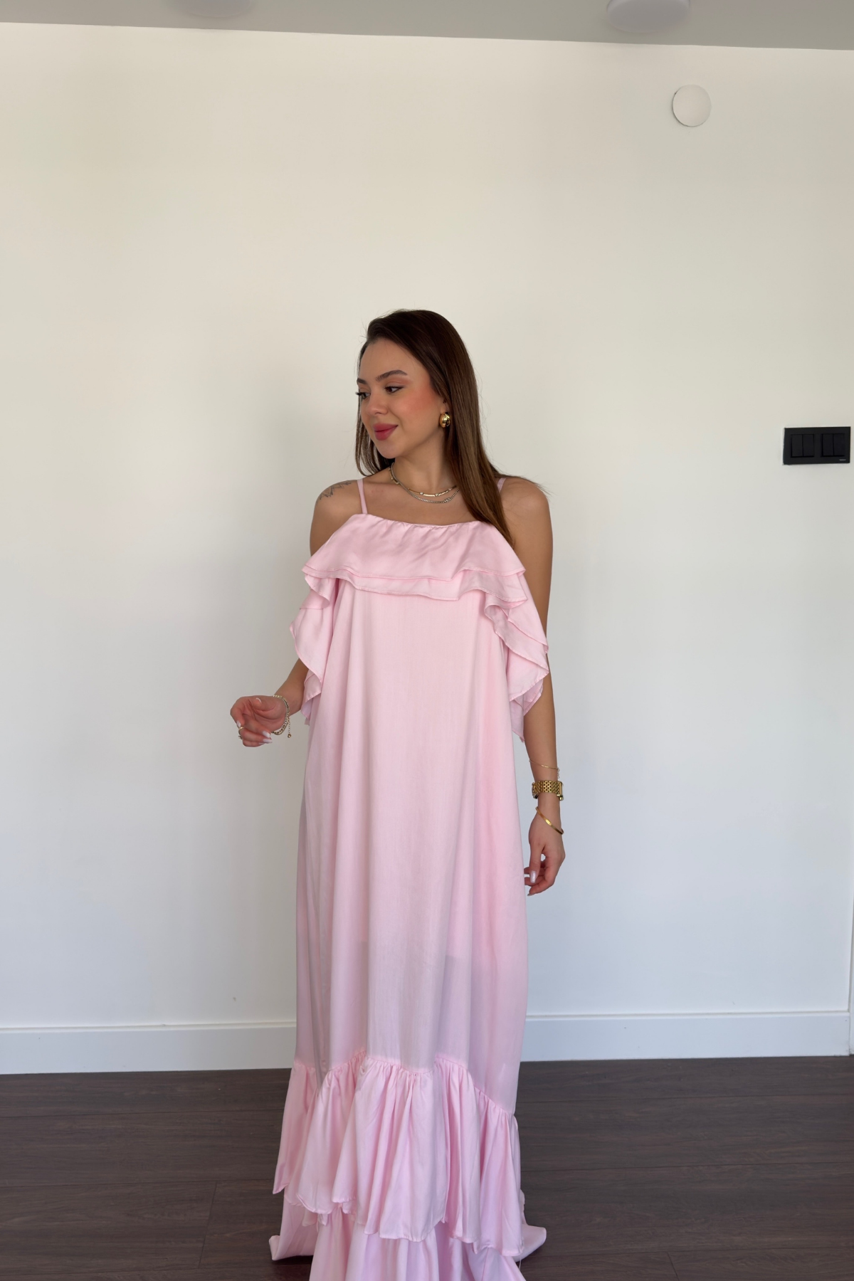 Fırfır Detaylı Askılı Elbise-Pembe