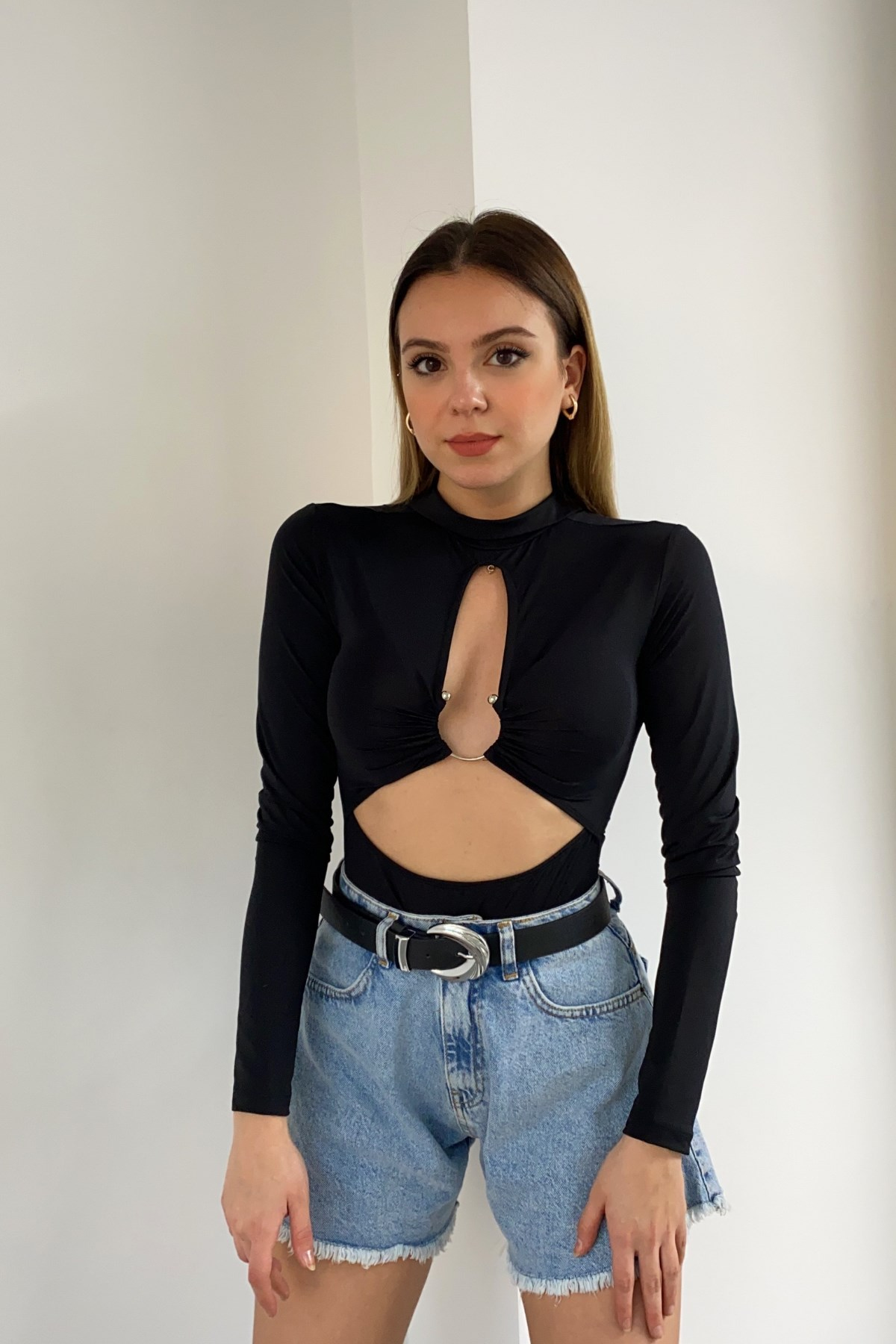 Göğüs Dekolteli Siyah Bodysuit