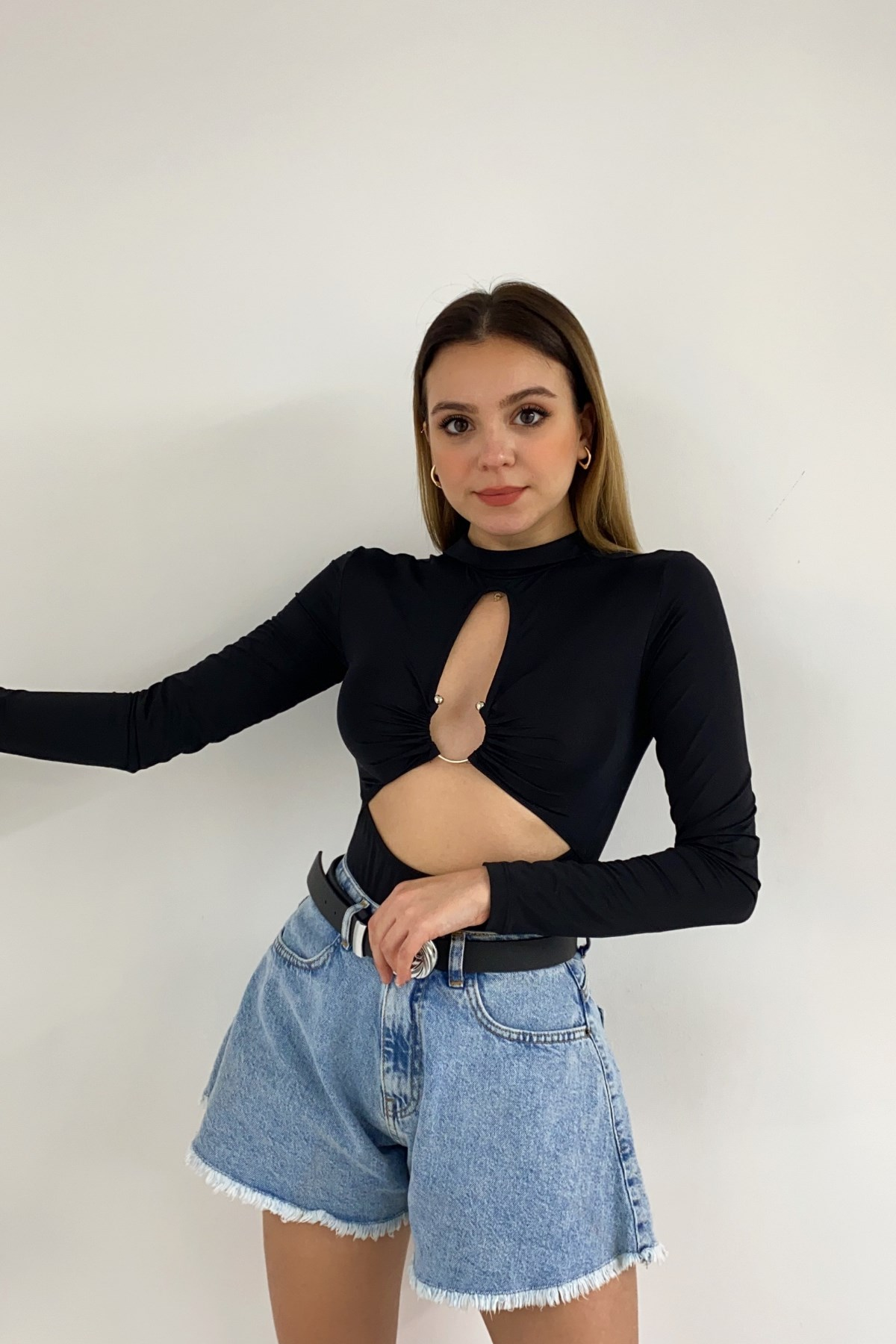 Göğüs Dekolteli Siyah Bodysuit