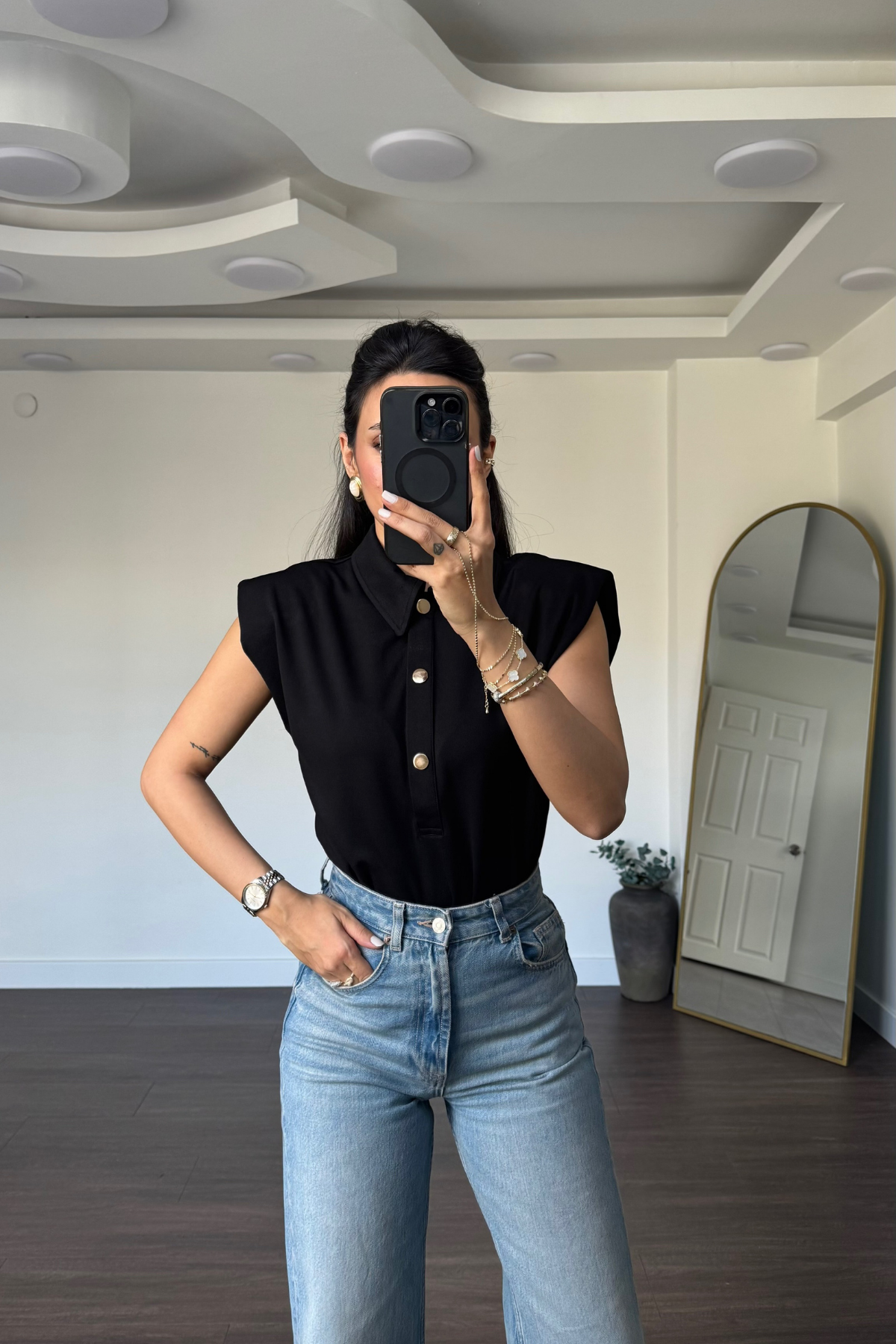 Gold Düğmeli Vatkalı Bodysuit-Siyah