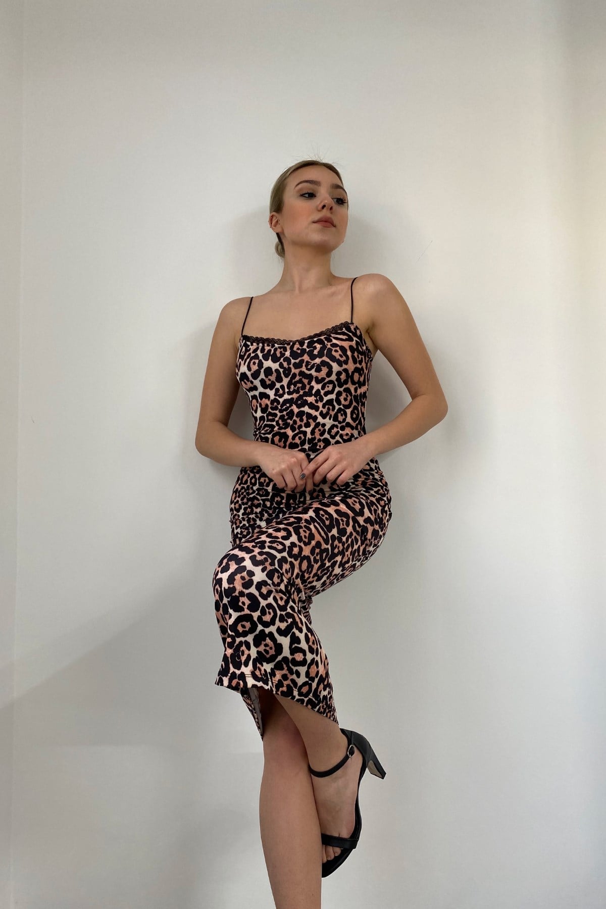 İp Askılı Leopar Desen Kalem Elbise