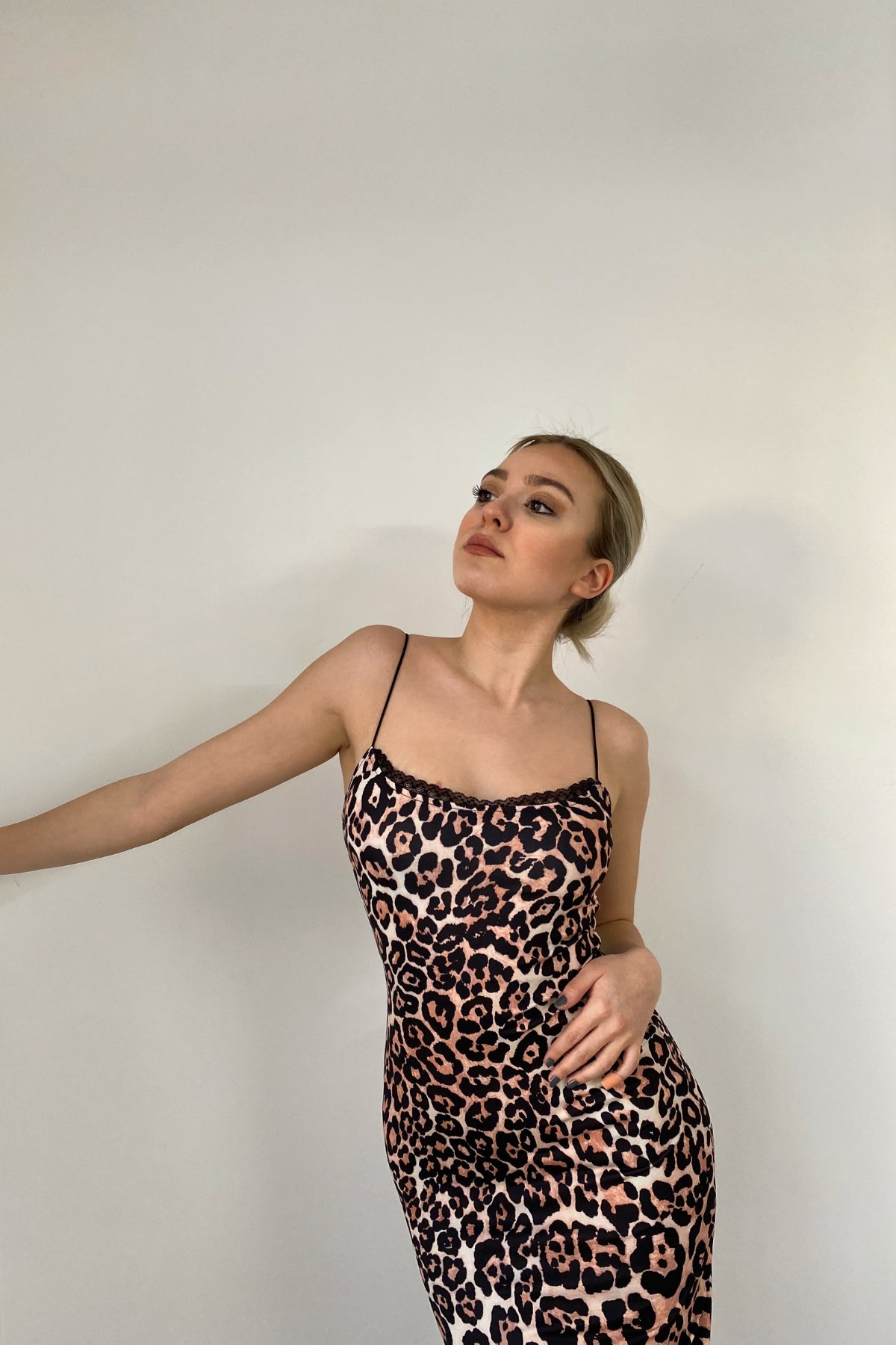 İp Askılı Leopar Desen Kalem Elbise