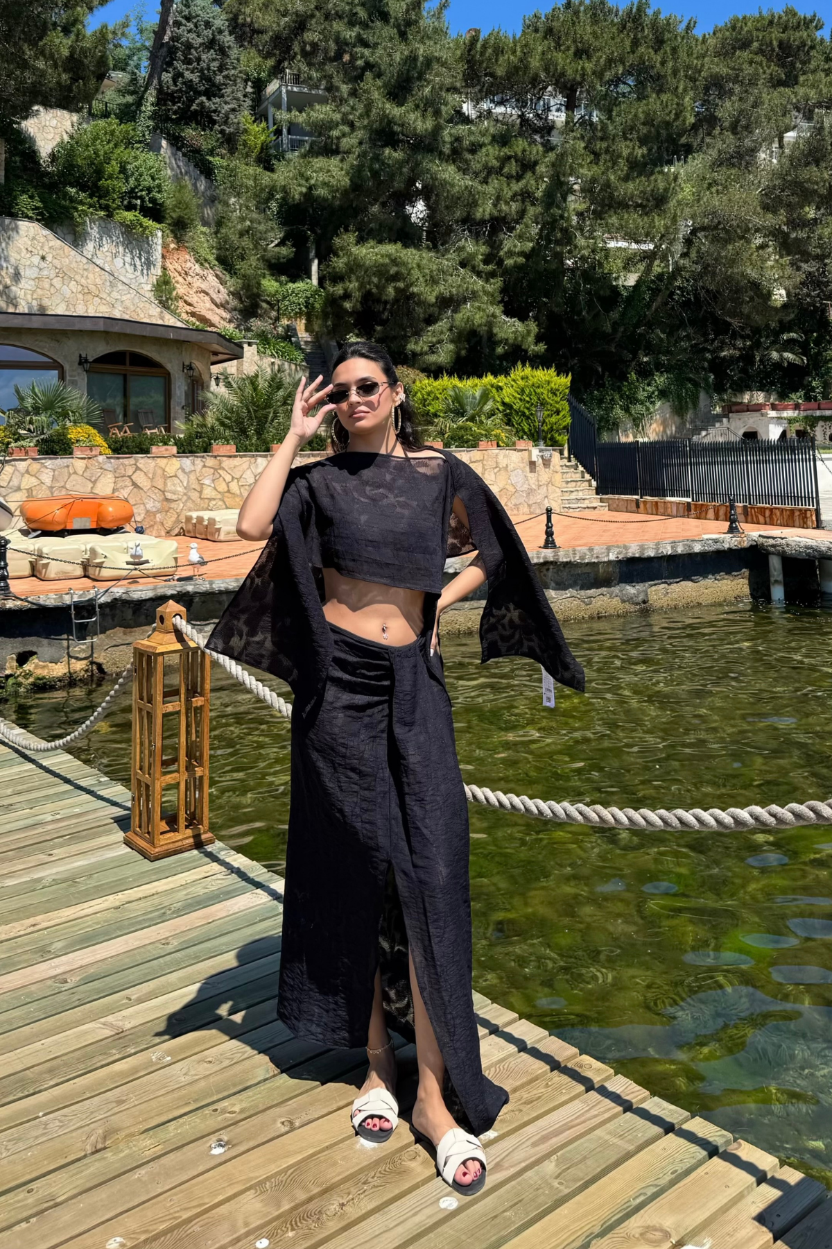 İşlemeli Pelerin Bluz Etek Beachwear Takım-Siyah
