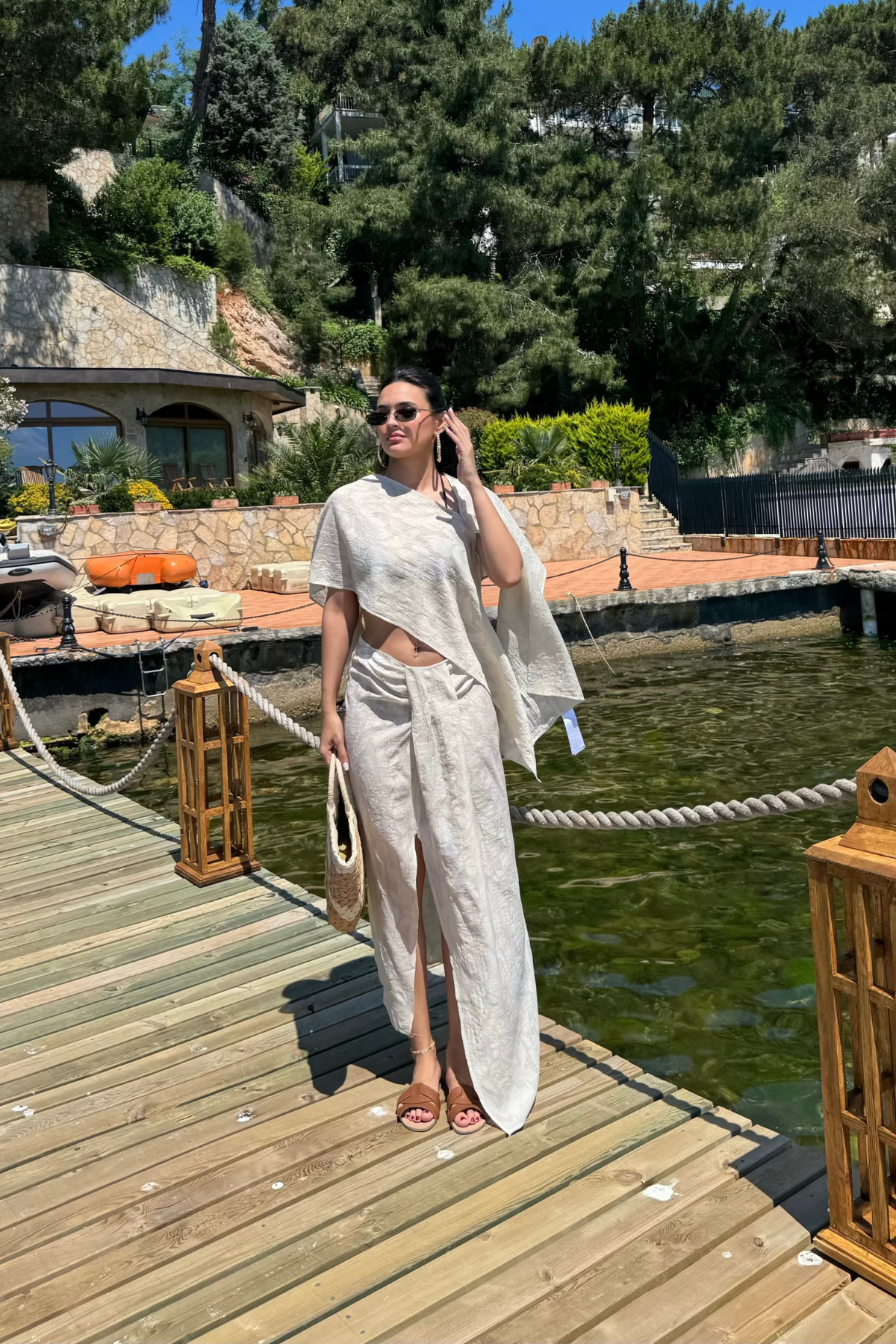 İşlemeli Pelerin Bluz Etek Beachwear Takım-Bej
