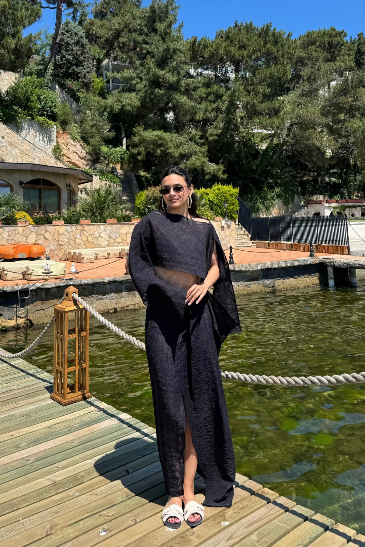 İşlemeli Pelerin Bluz Etek Beachwear Takım-Siyah