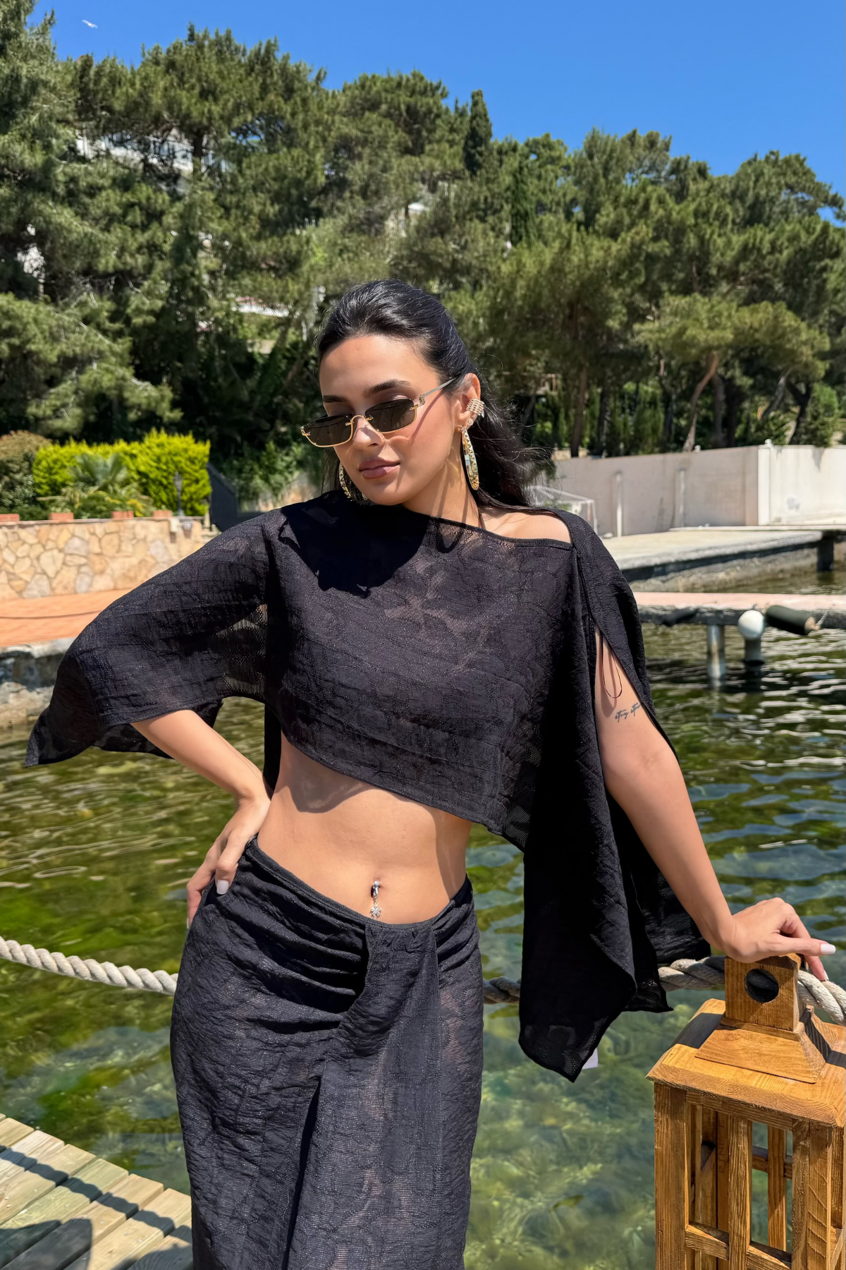 İşlemeli Pelerin Bluz Etek Beachwear Takım-Siyah