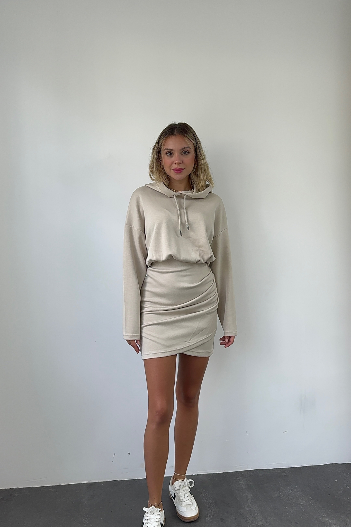 Kapüşonlu Modal Kumaş Krem Sweat Elbise