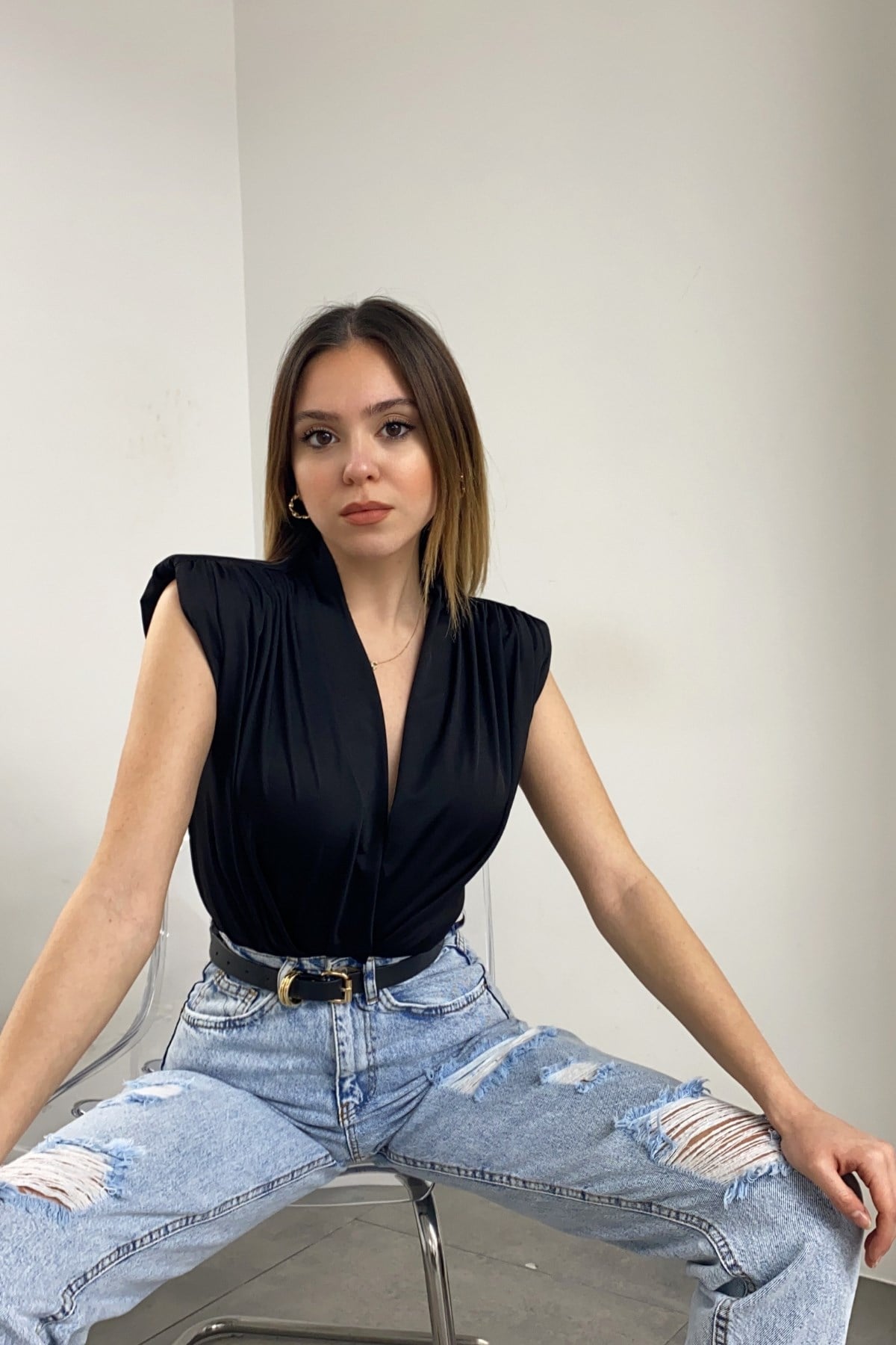 Omuz Vatkalı Siyah Bodysuit