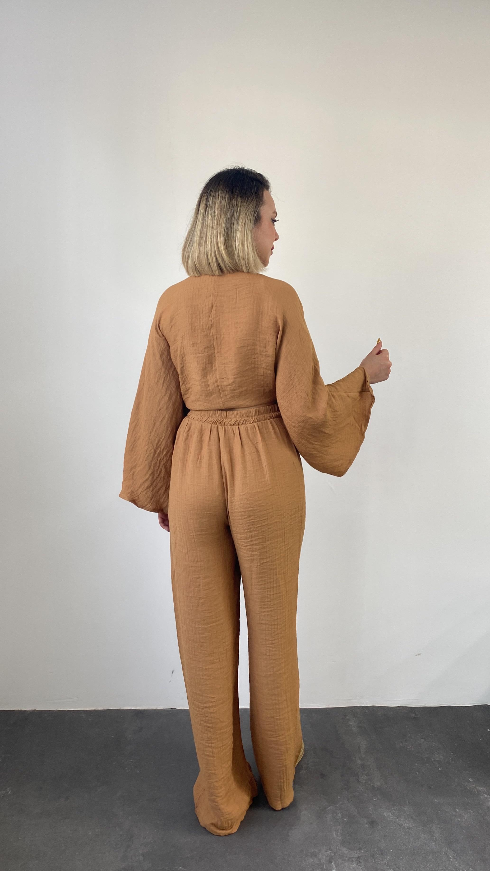 Önden Bağlamalı Geniş Kol Camel Pantolon Takım