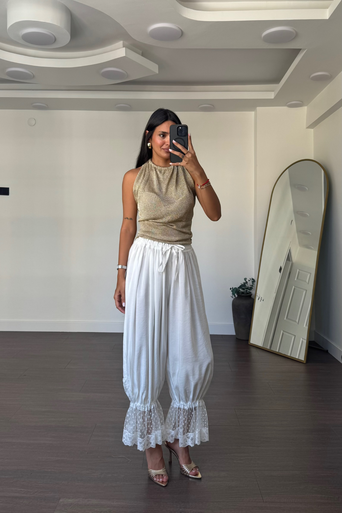 Paça Dantel Detaylı Pantolon-Beyaz
