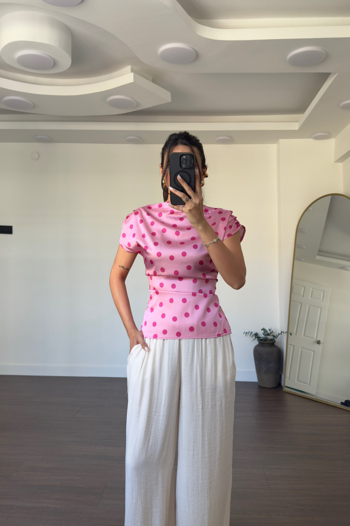 Puantiyeli Kayık Yaka Saten Bluz-Pembe
