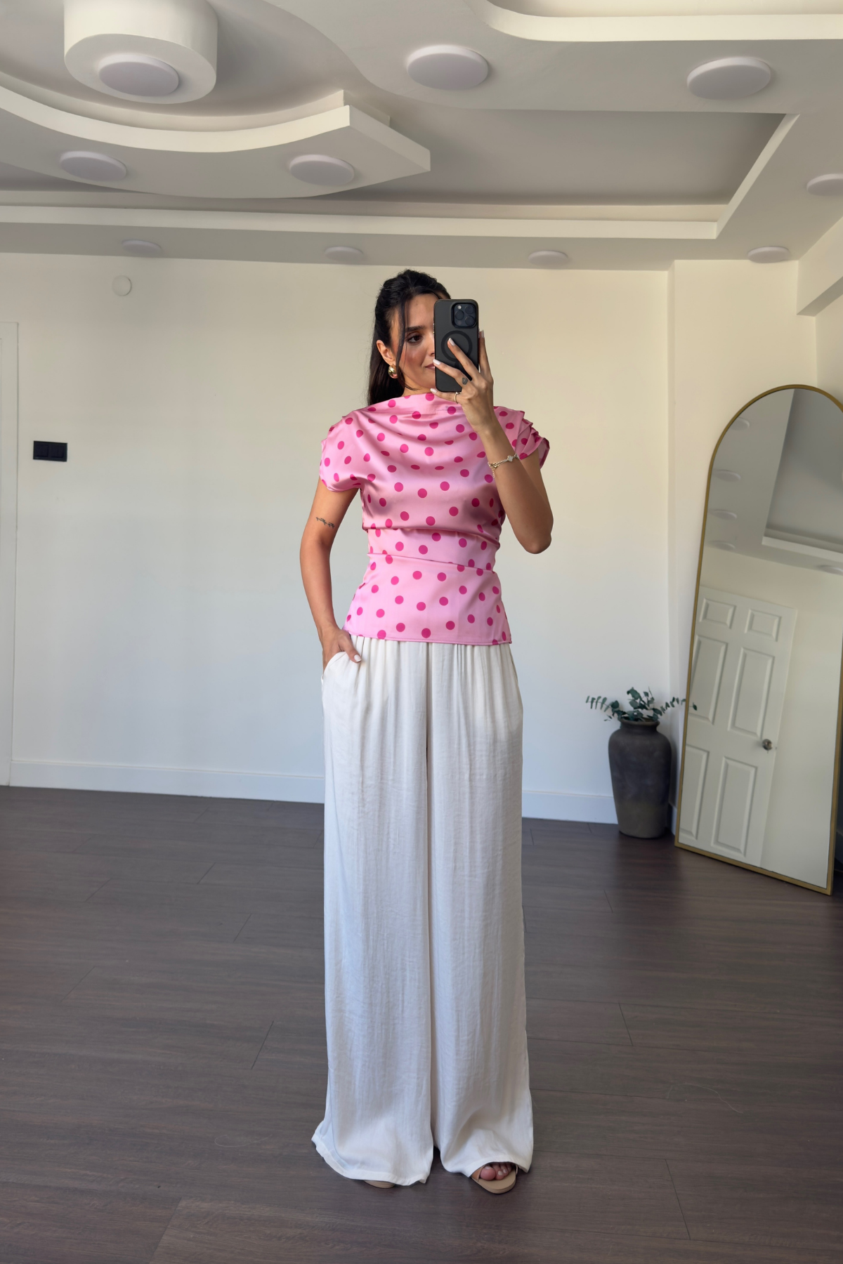 Puantiyeli Kayık Yaka Saten Bluz-Pembe