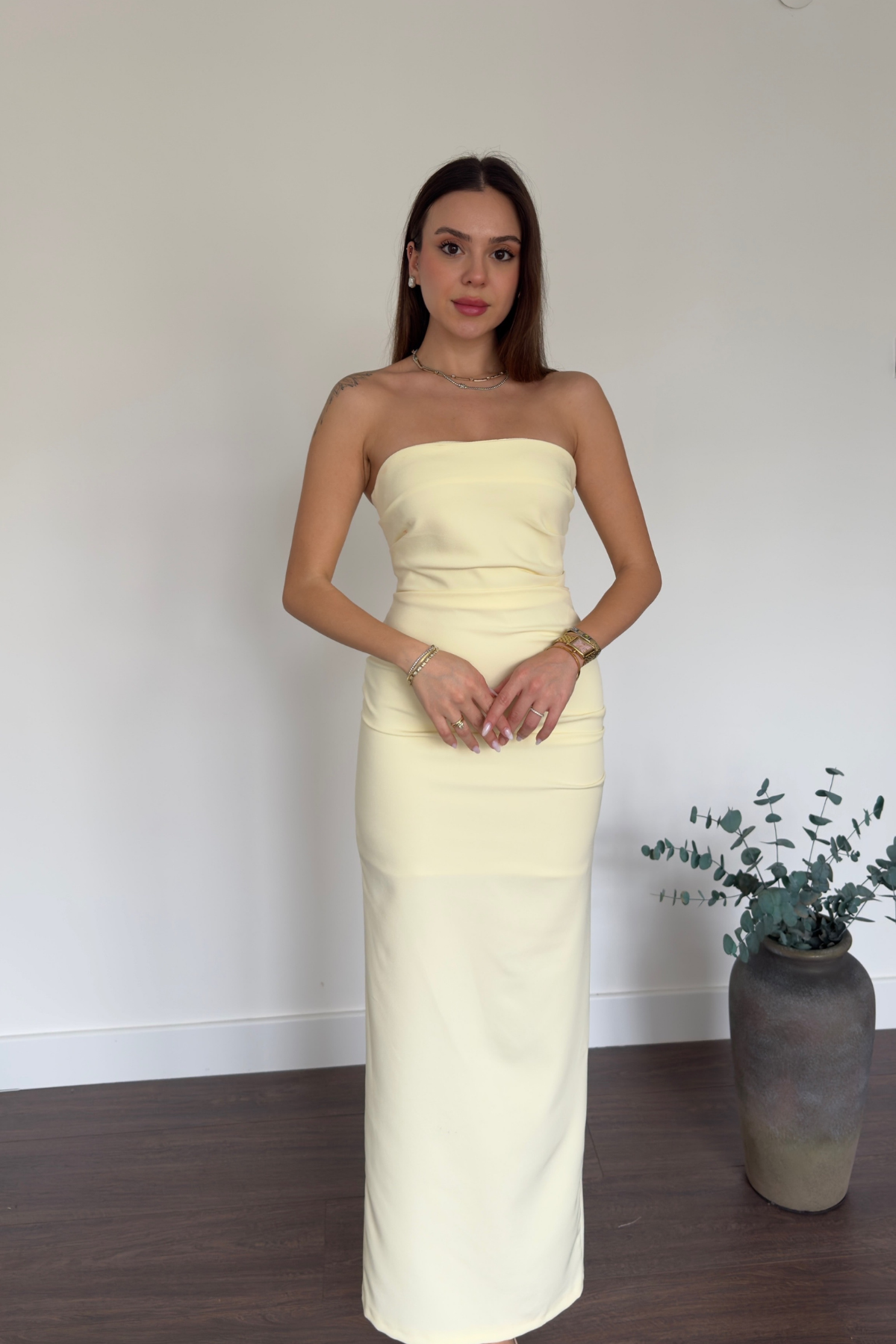 Straplez Sarı Yırtmaçlı Elbise