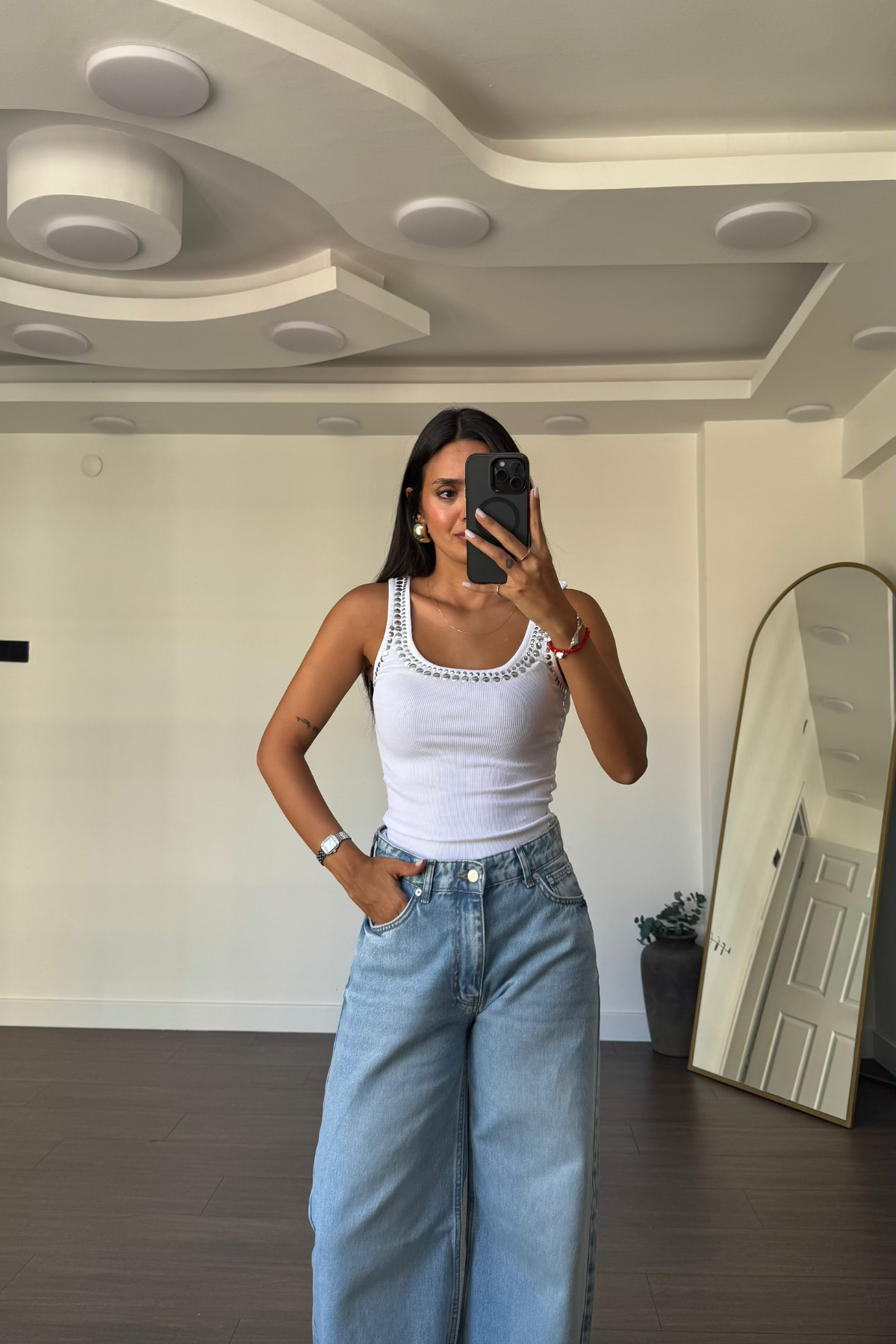Trok İşlemeli Bluz-Beyaz