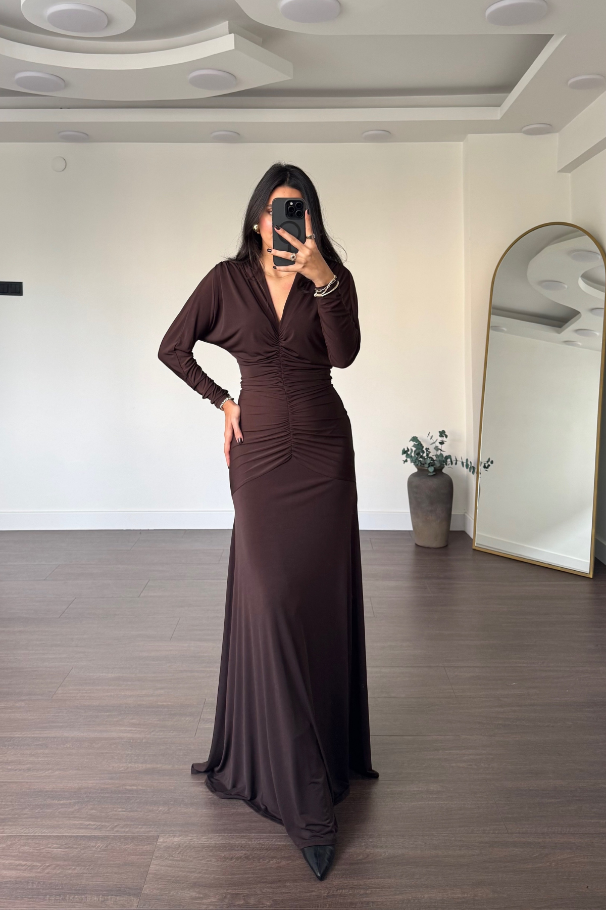 V Yaka Drape Detay Elbise-Kahve