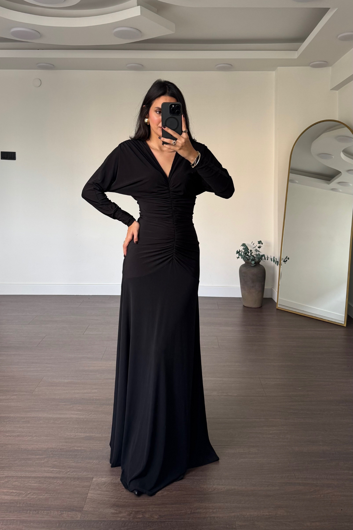 V Yaka Drape Detay Elbise-Siyah