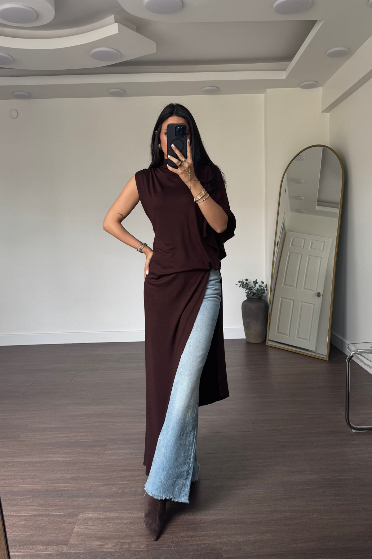 Yüksek Yaka Tek Kol Asimetrik Bluz-Kahve