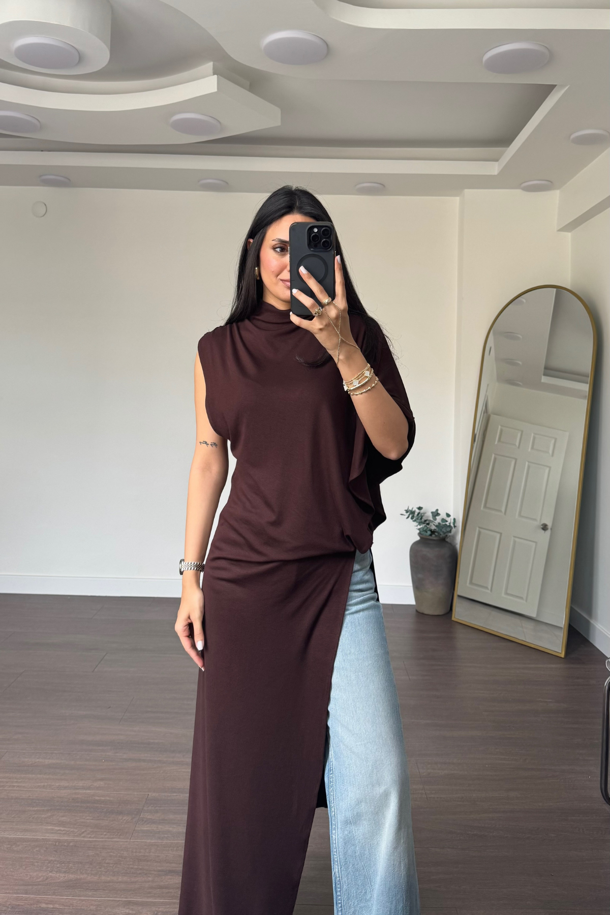 Yüksek Yaka Tek Kol Asimetrik Bluz-Kahve