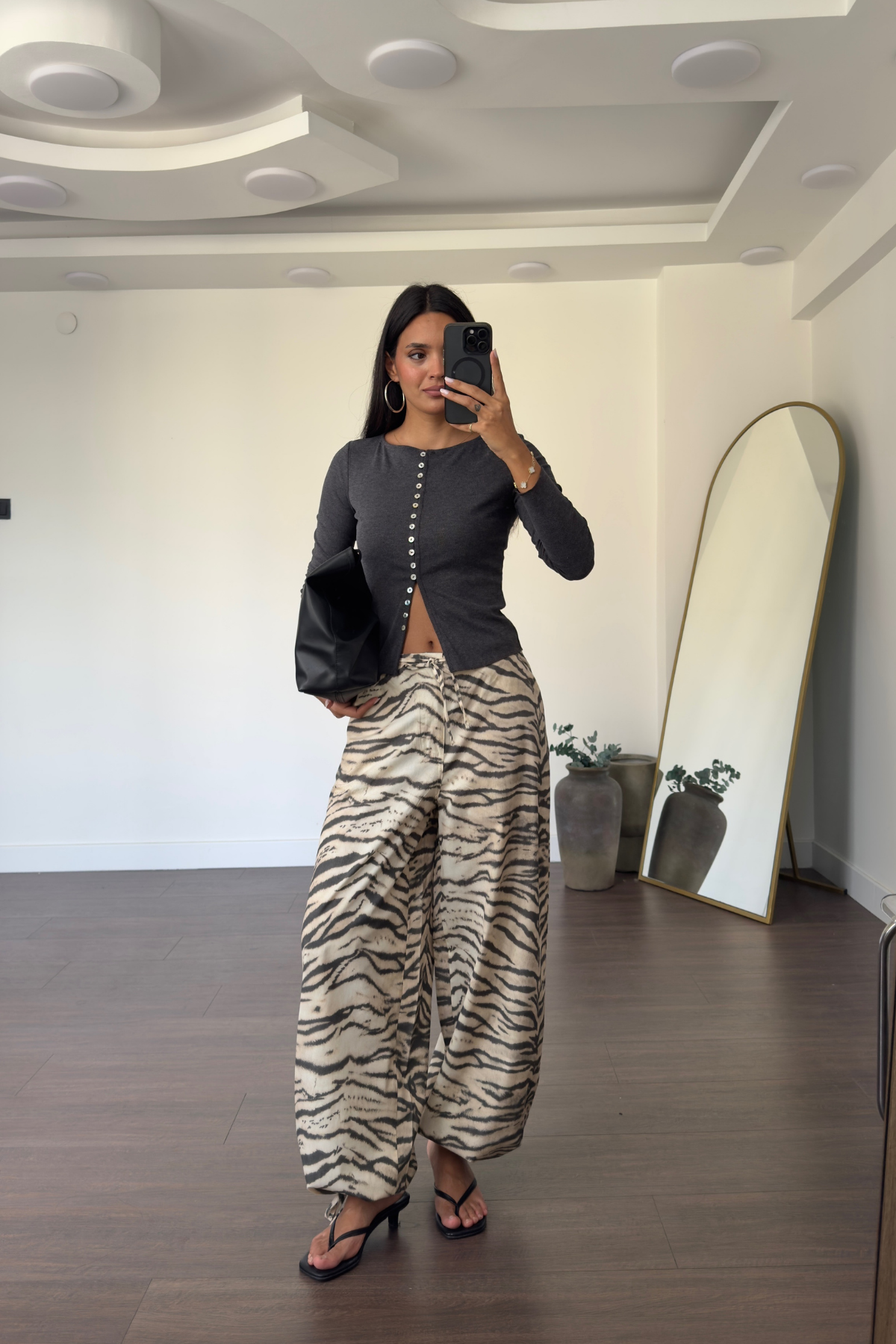 Zebra Desenli Bağcıklı Pantolon-Bej