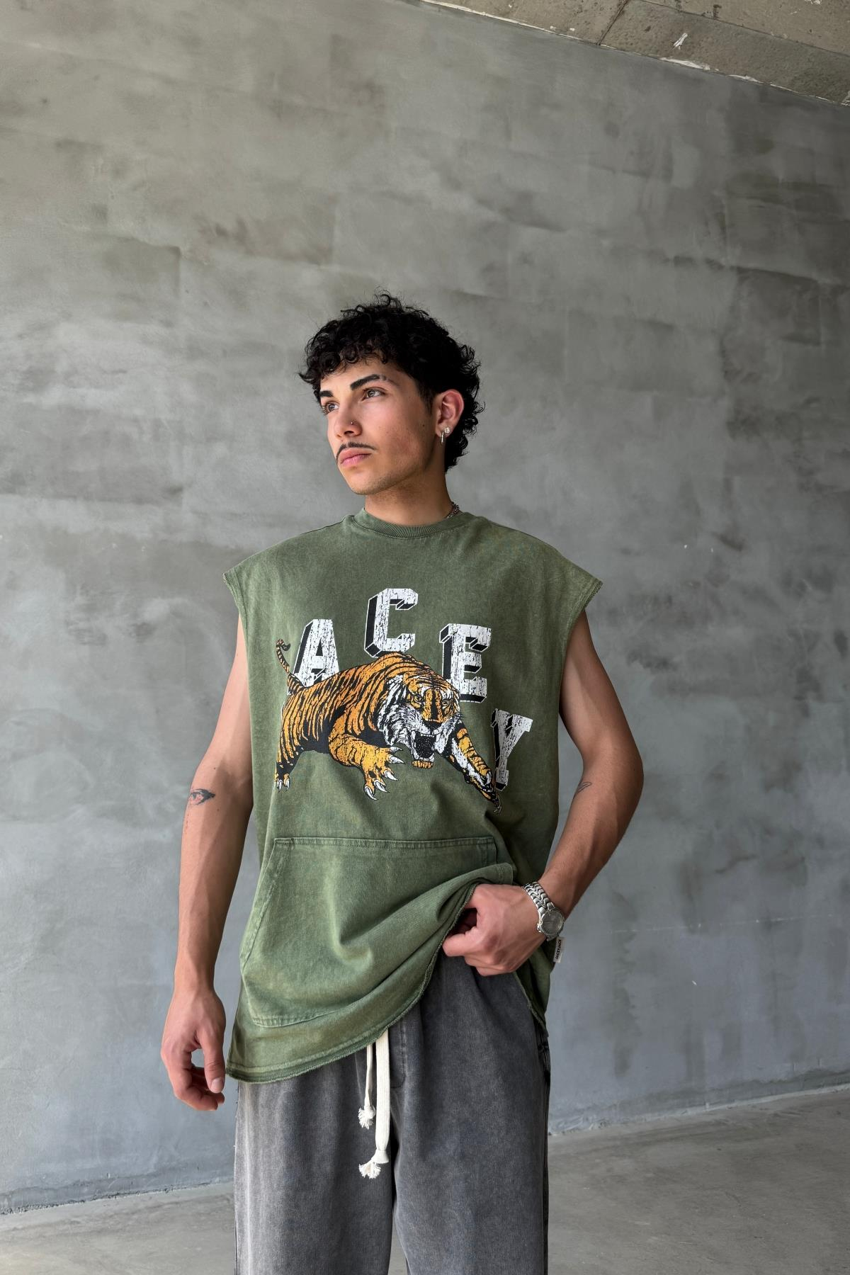 Acid Wash Baskılı Haki Superoversize Kolsuz Tshirt