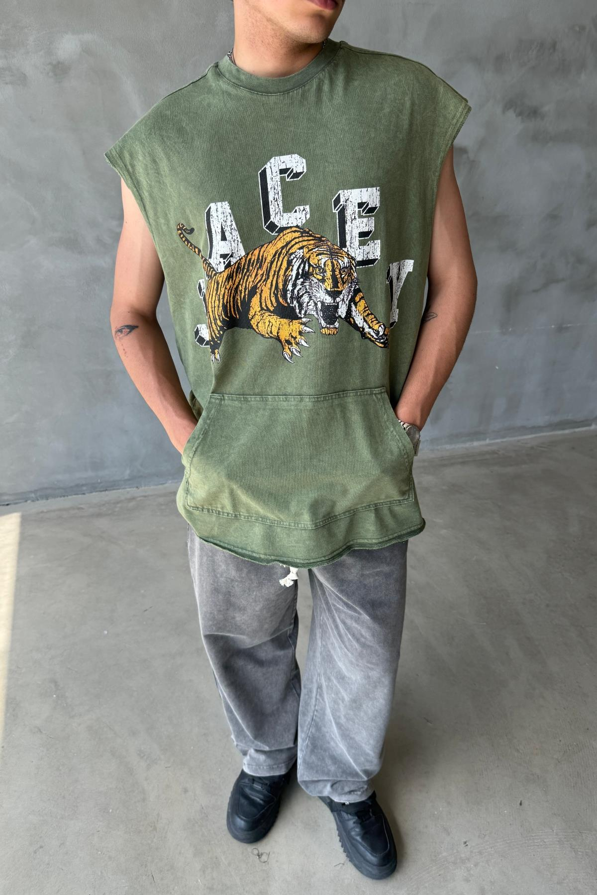 Acid Wash Baskılı Haki Superoversize Kolsuz Tshirt