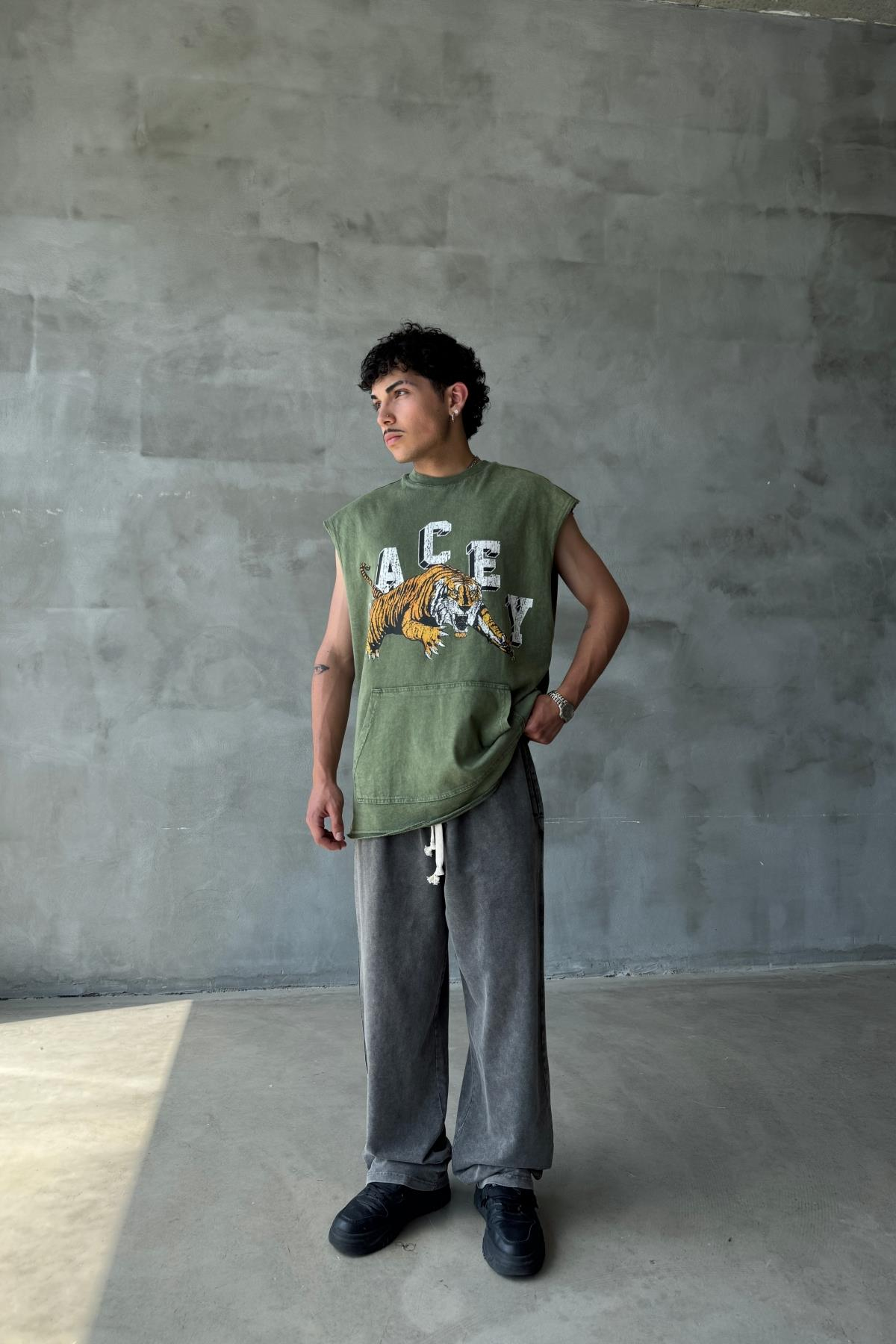 Acid Wash Baskılı Haki Superoversize Kolsuz Tshirt