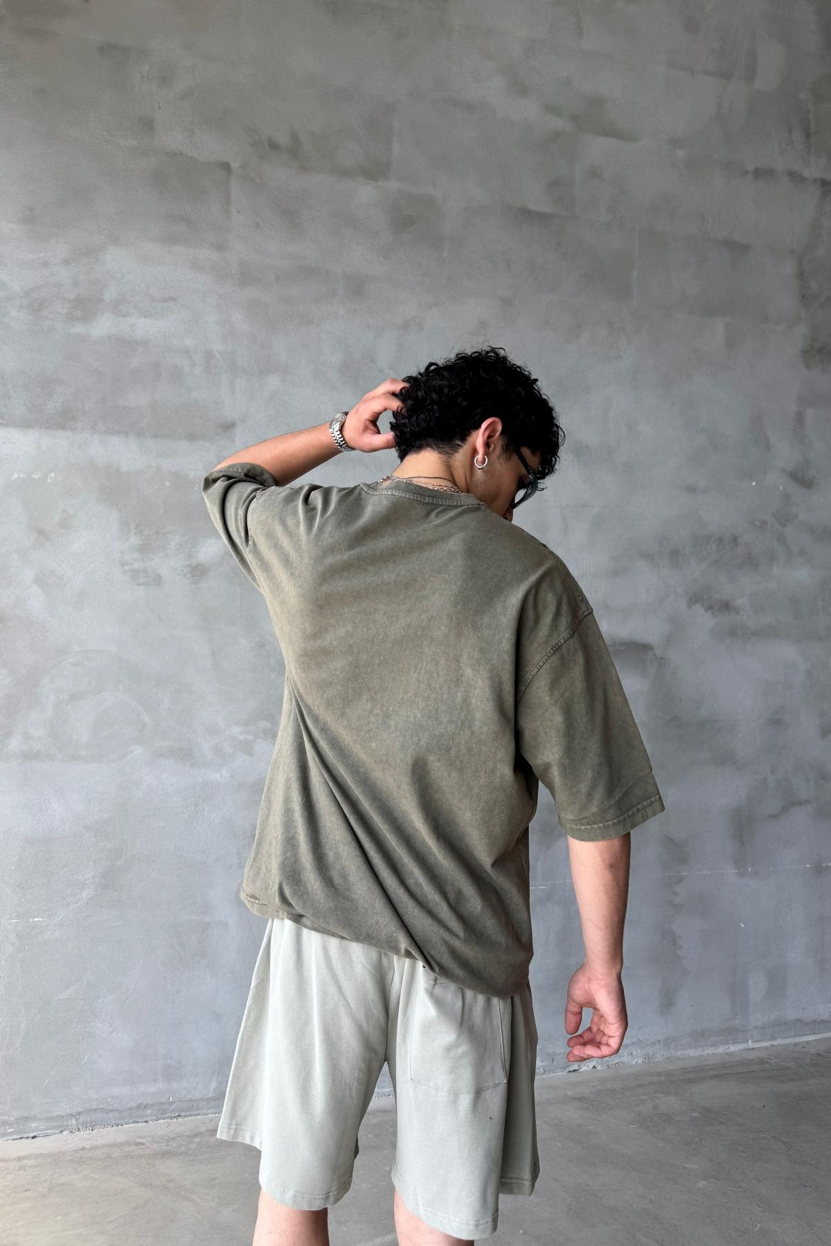 Acid Wash Haki Oversize Basic Tshirt
