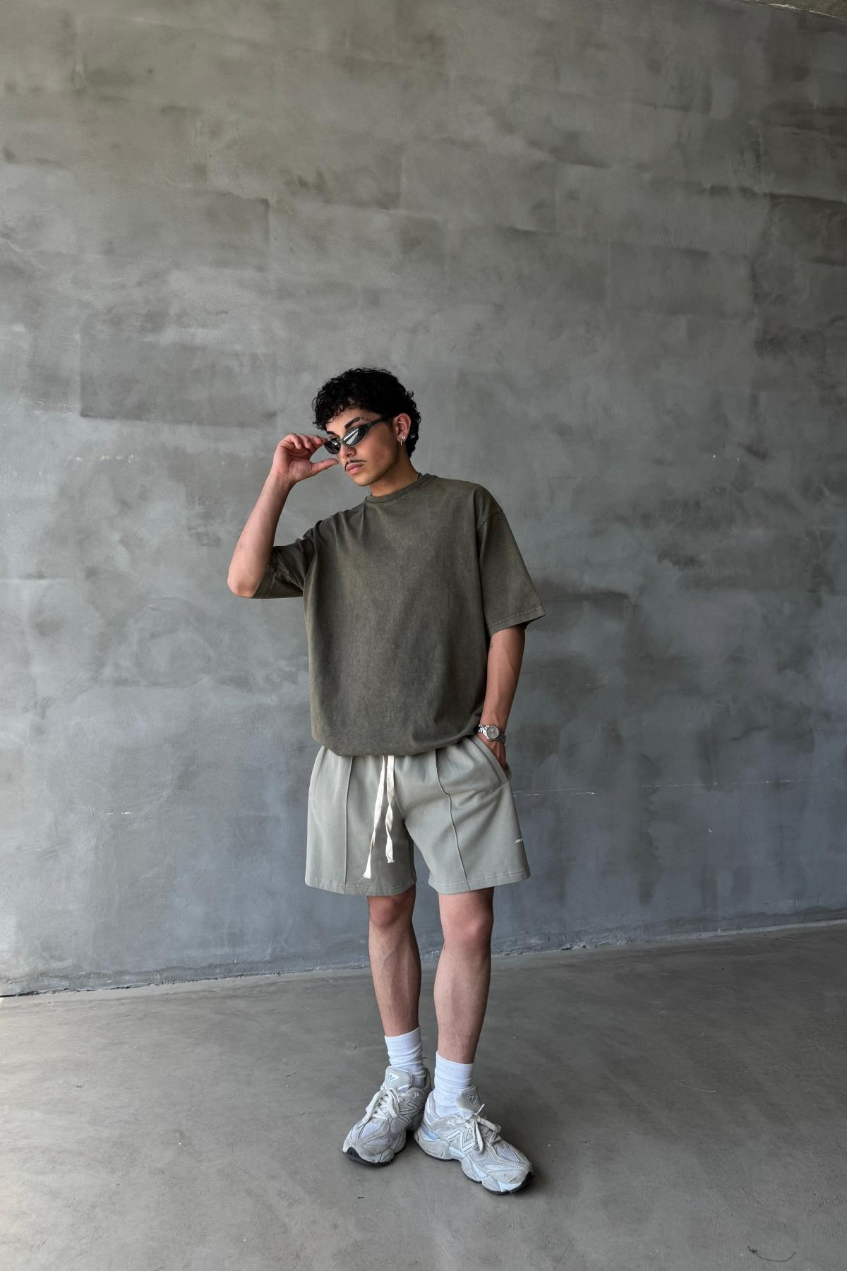Acid Wash Haki Oversize Basic Tshirt