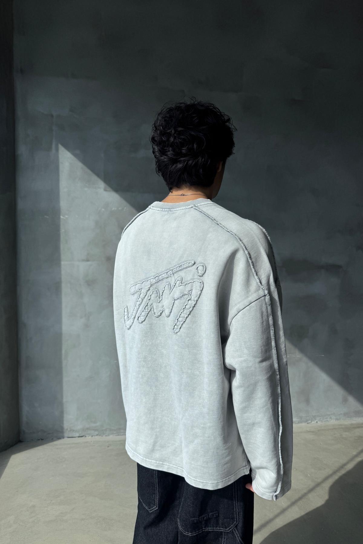 Acid Wash Nakışlı Gri Oversize Sweatshirt JC01