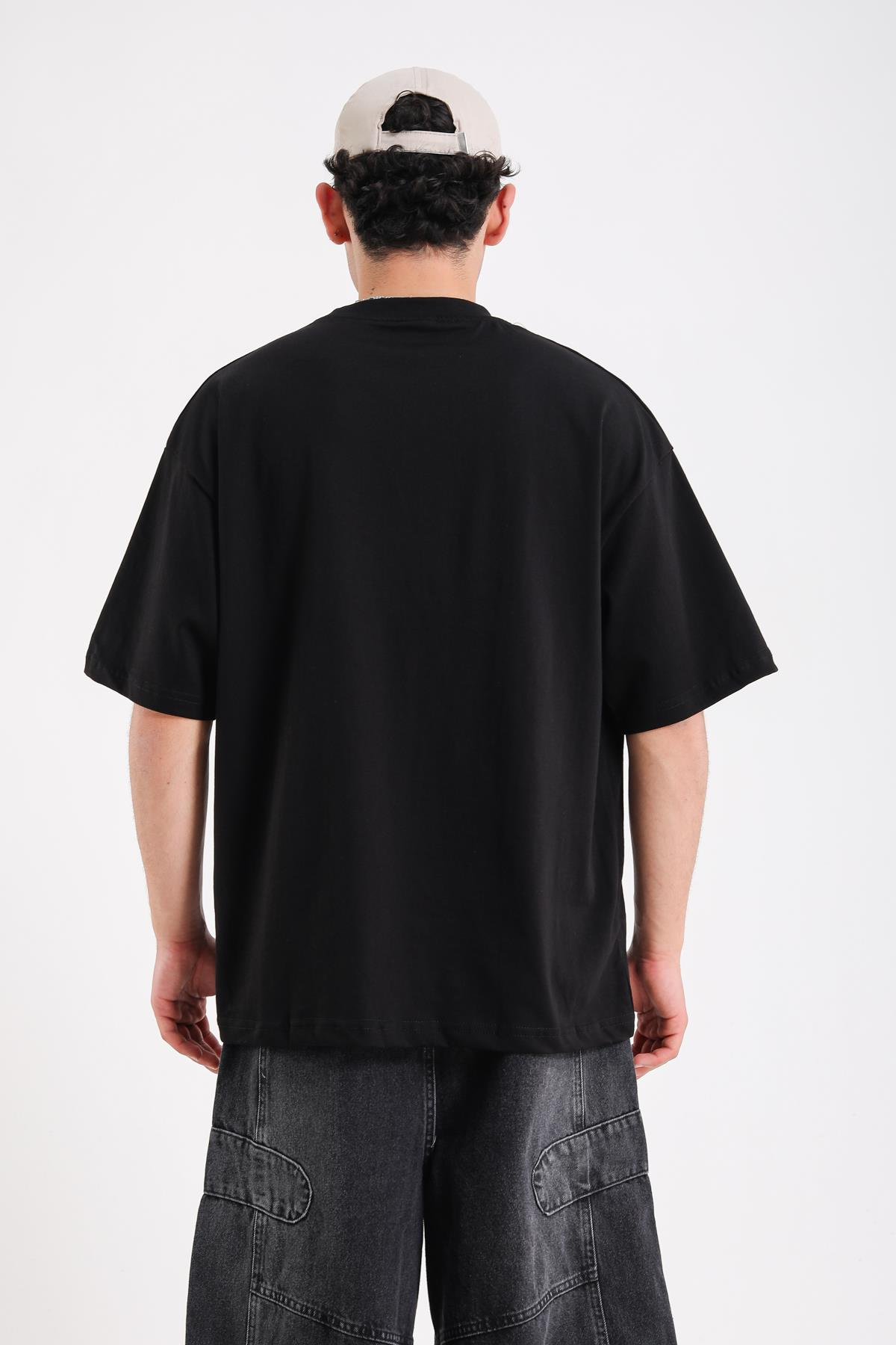 Aetherium Baskılı Siyah Oversize Tshirt