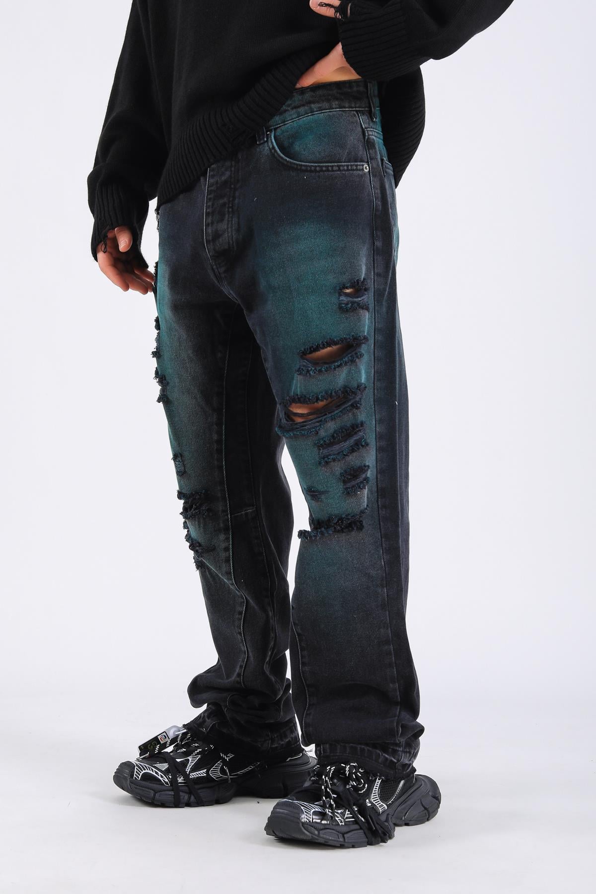 Baggy Torn Jeans - Black P1104