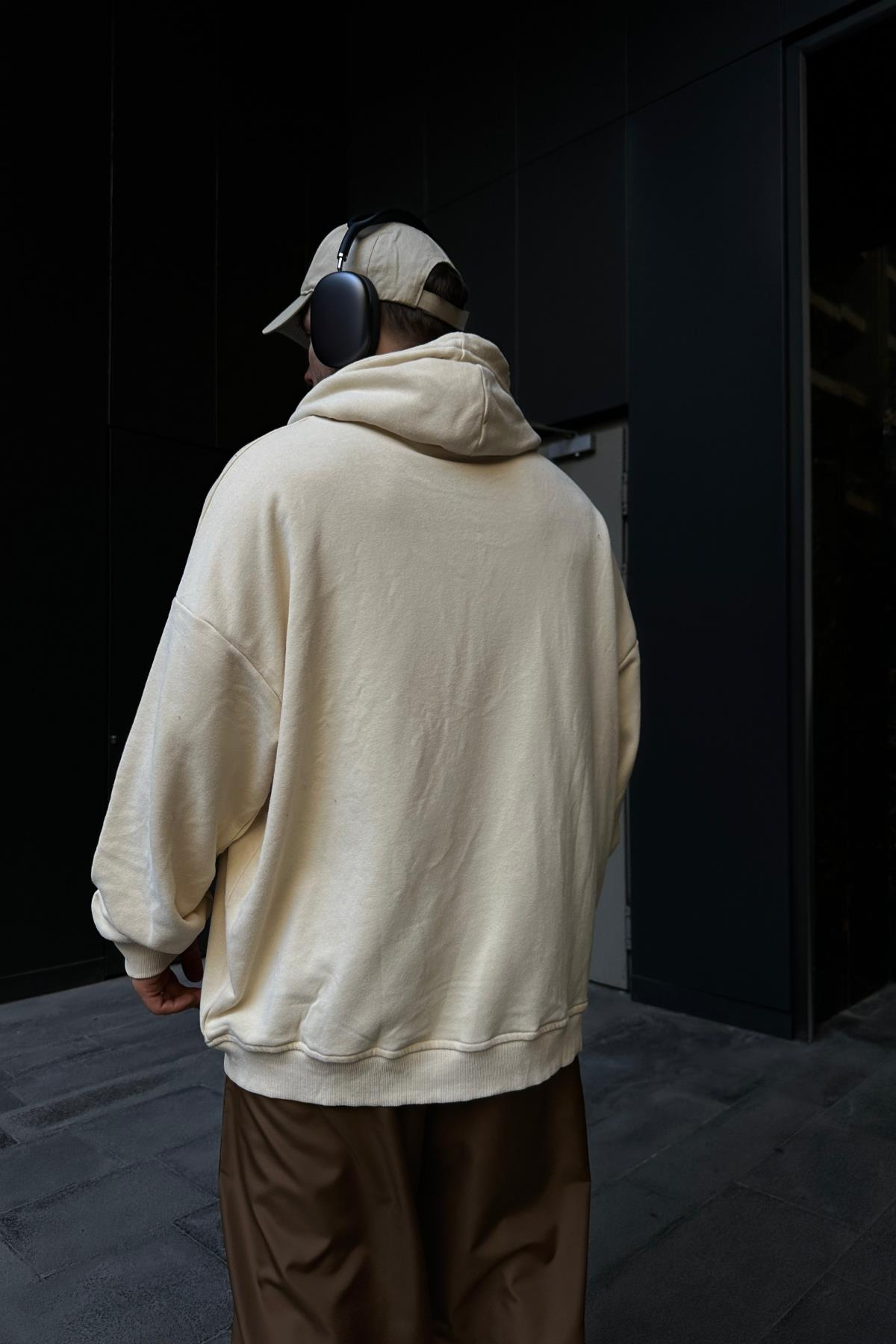 Baskılı Krem Oversize Hoodie SW1109