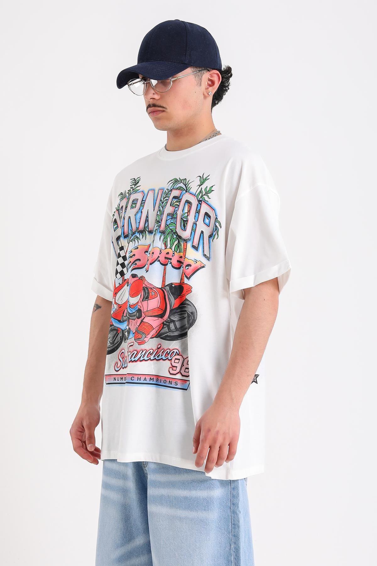 Born Baskılı Racing Oversize Krem Tshirt
