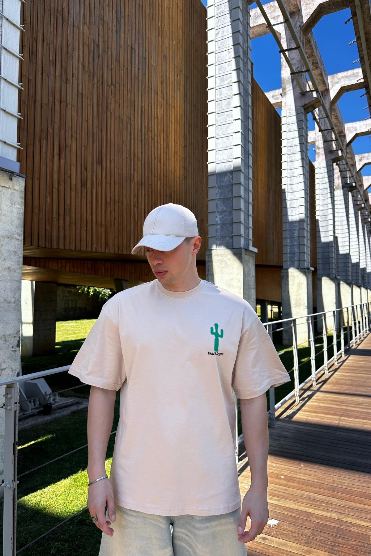 Cactus Baskılı Krem Oversize Tshirt T1059