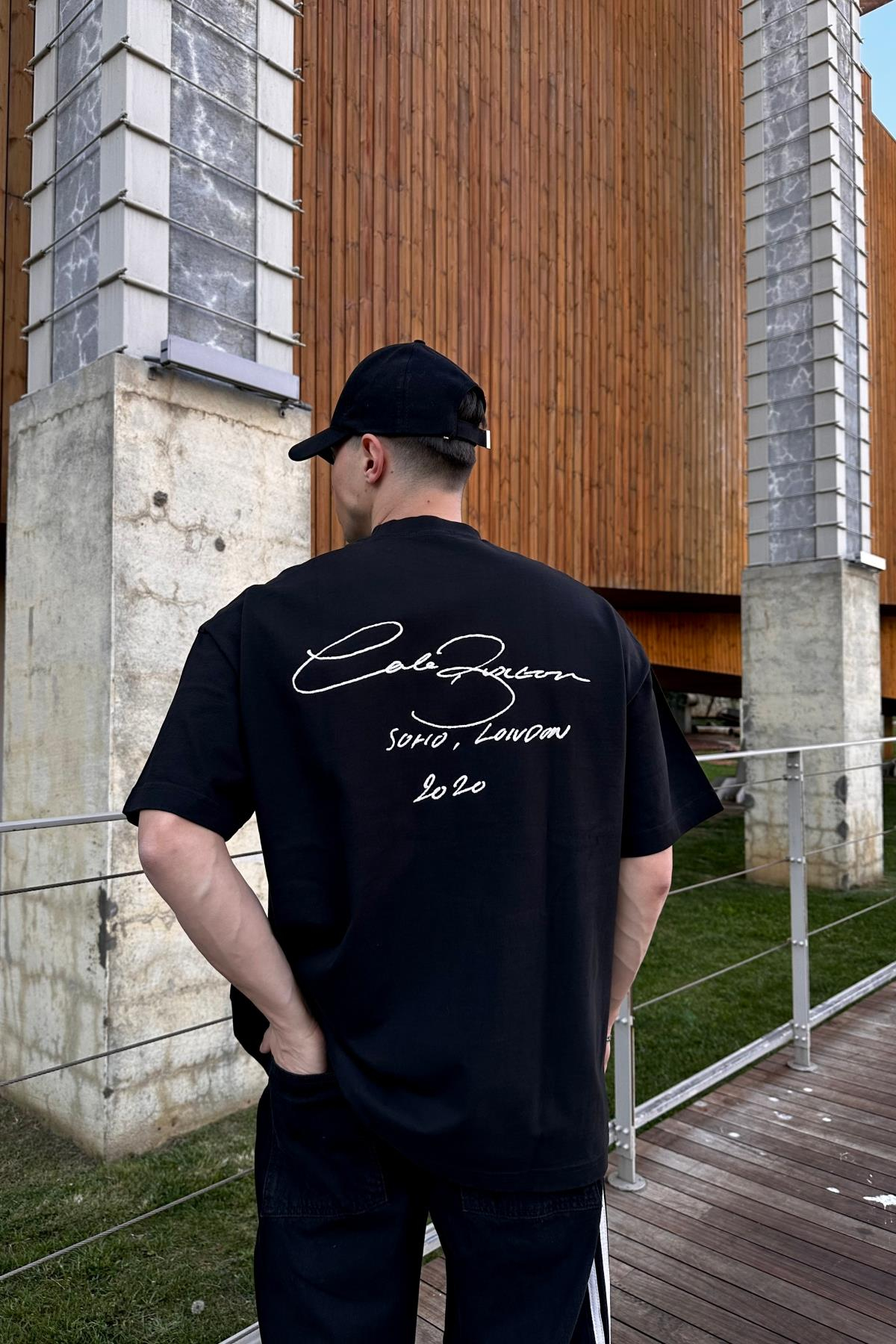 CB Soho Nakışlı Siyah Oversize Tshirt T1043
