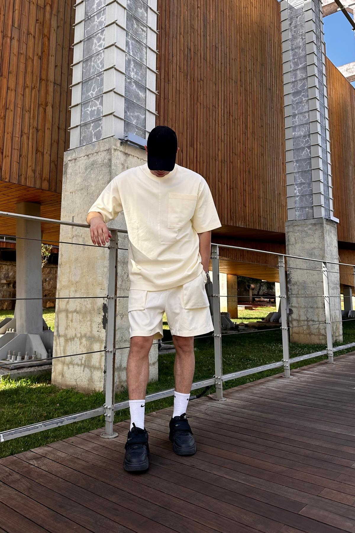 Cep Detay Krem Oversize Şort Tshirt Takım TKM143