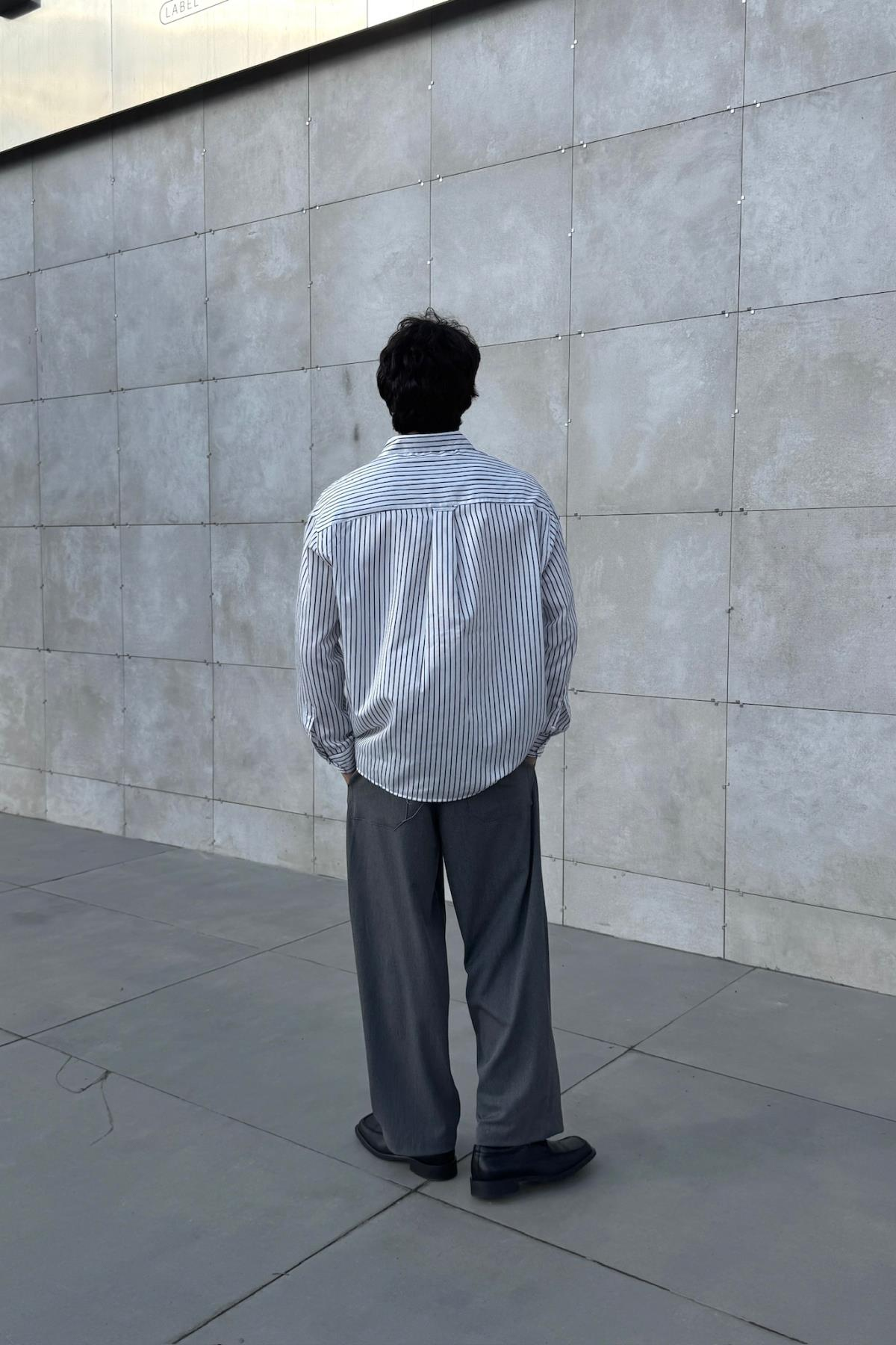 Çizgili Beyaz Oversize Boxy Fit Gömlek KN01