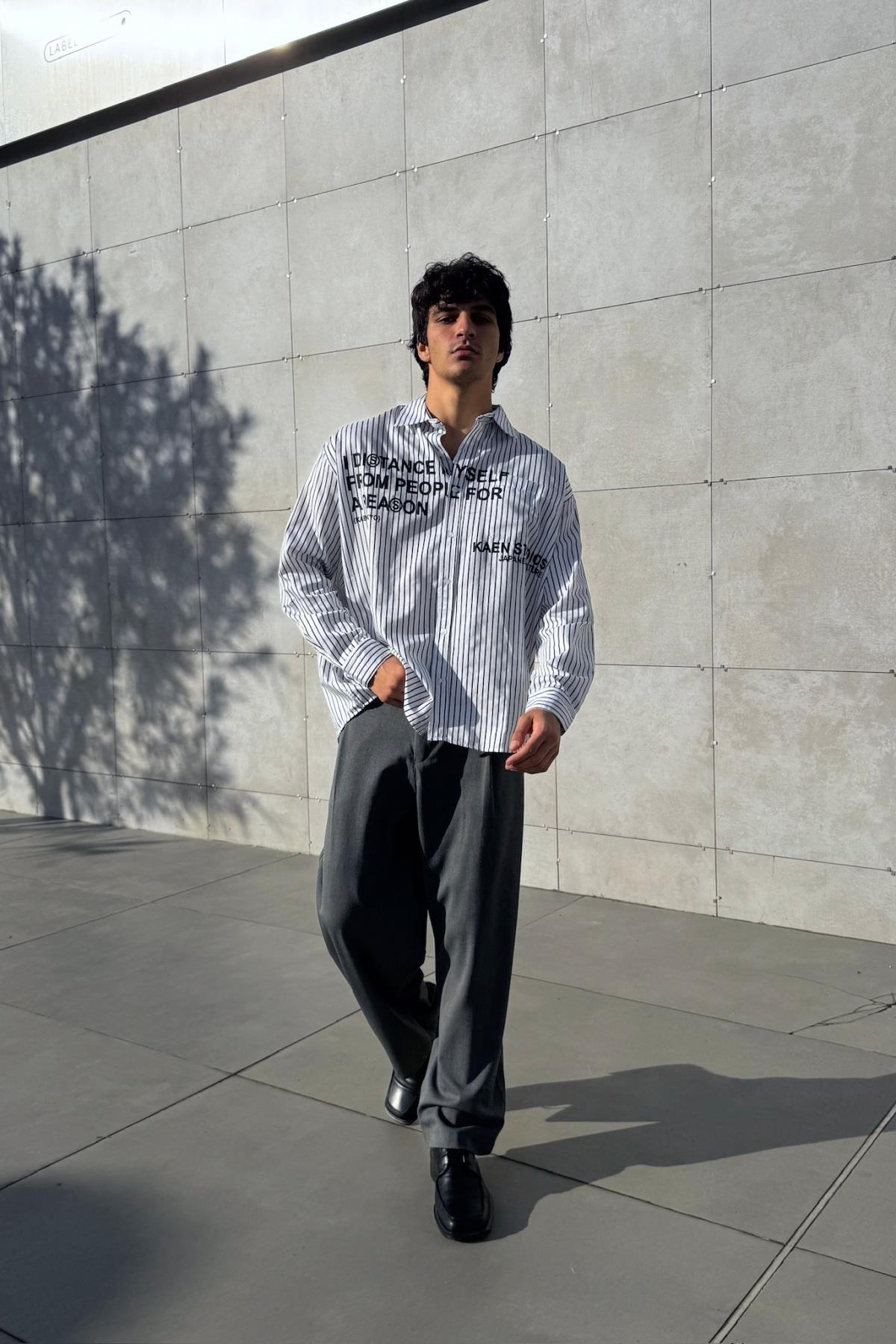 Çizgili Beyaz Oversize Boxy Fit Gömlek KN01
