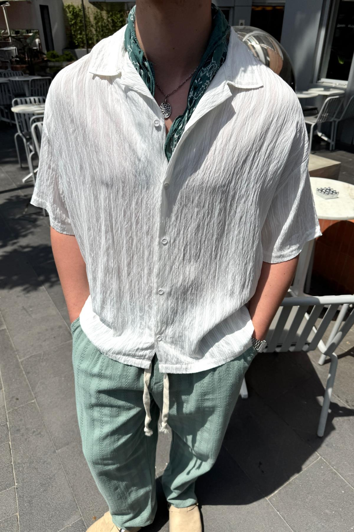 Çizgili İnce Kumaş Oversize Beyaz Gömlek