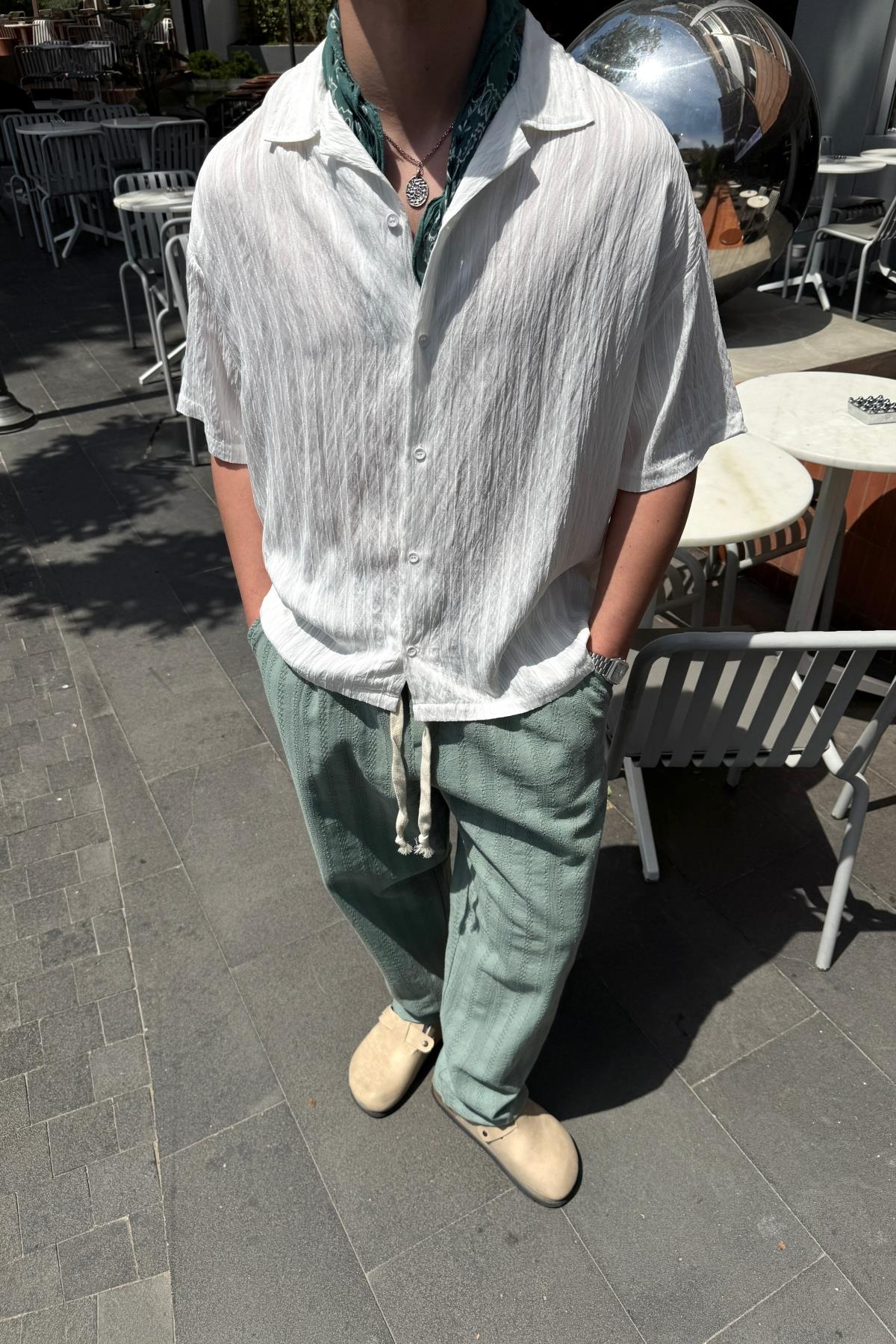 Çizgili İnce Kumaş Oversize Beyaz Gömlek
