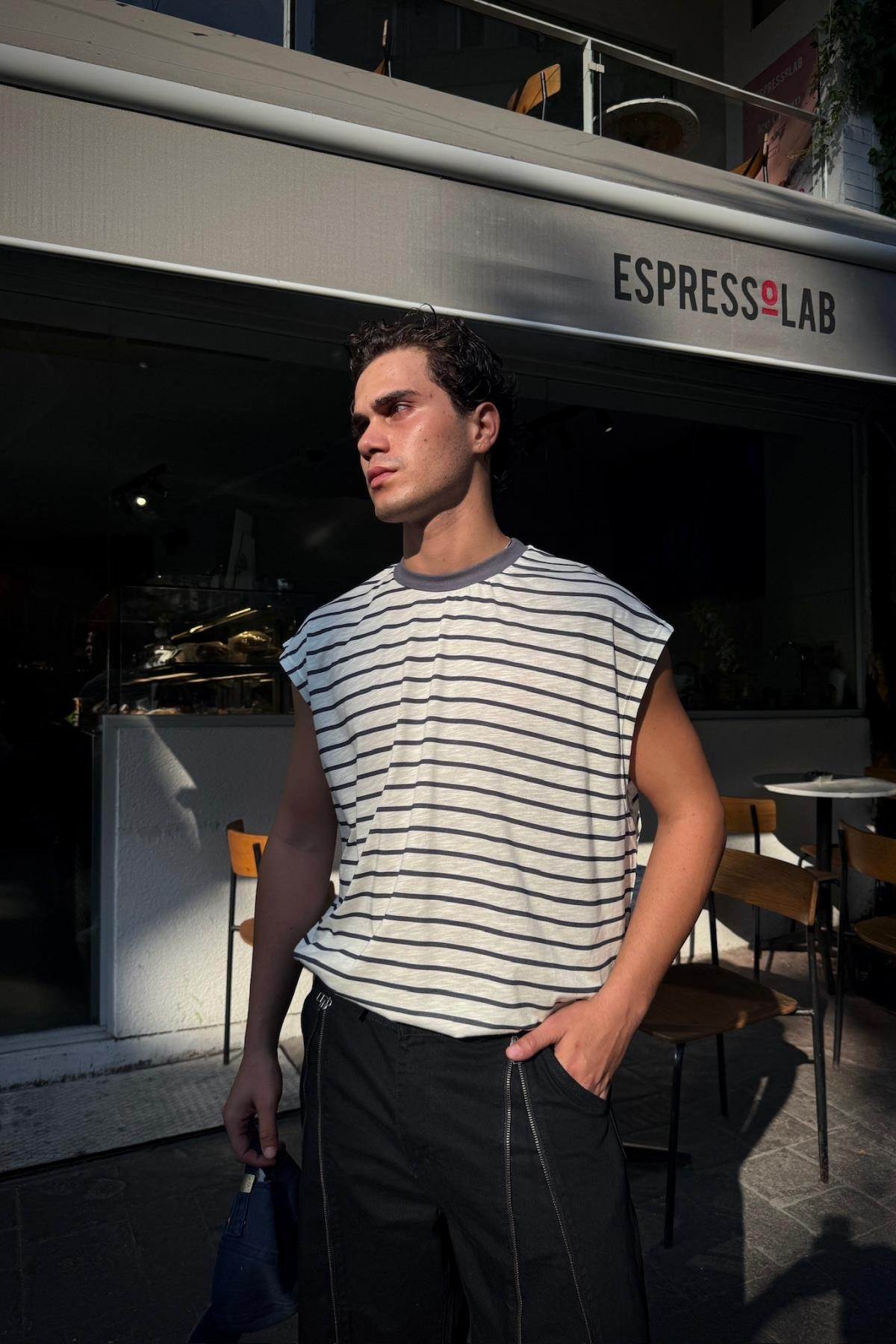 Çizgili Koyu Yaka Oversize Kolsuz Tshirt  T1141